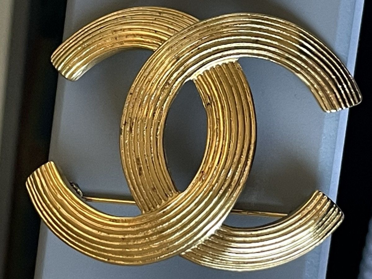 Chanel CHANEL CC BROOCH Size ONE SIZE - 1 Thumbnail