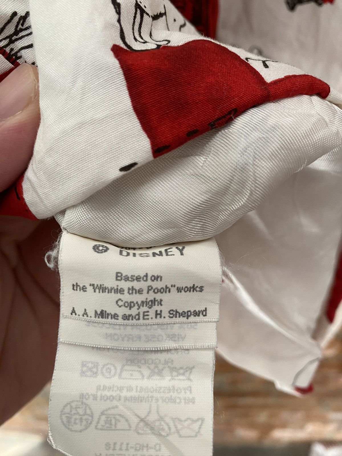 Iceberg 🔥1990s Iceberg X Disney winnie the pooh Size US S / EU 44-46 / 1 - 12 Thumbnail