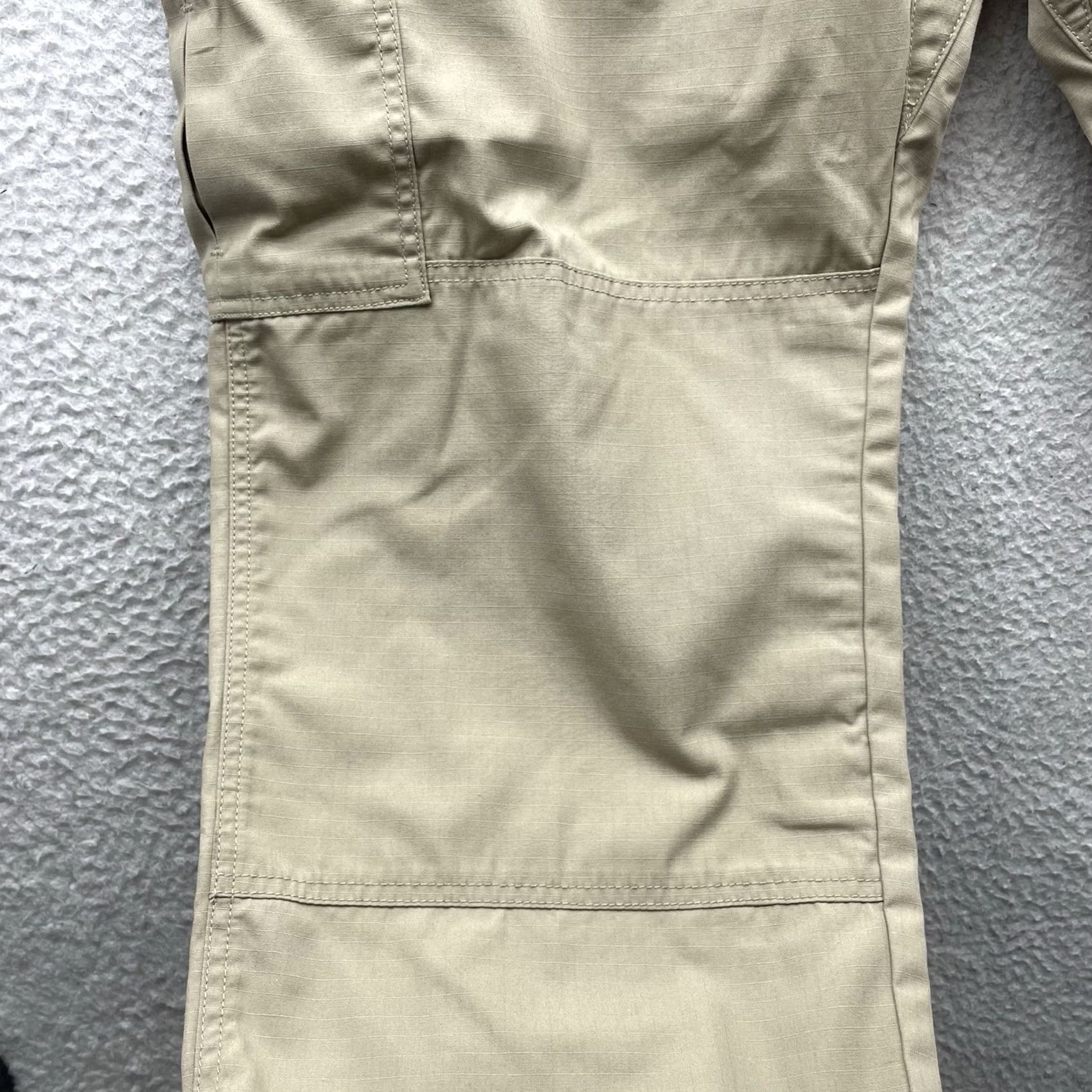 Vintage 5.11 Taclite Pro Cargo Pants Mens 40x30.5 Khaki Beige Cargo Pocket Trouser Regular Straight Pants Boys 40x32 Tag 40x32 - 5.11 Tactical Size US 40 / EU 56 - 4 Thumbnail