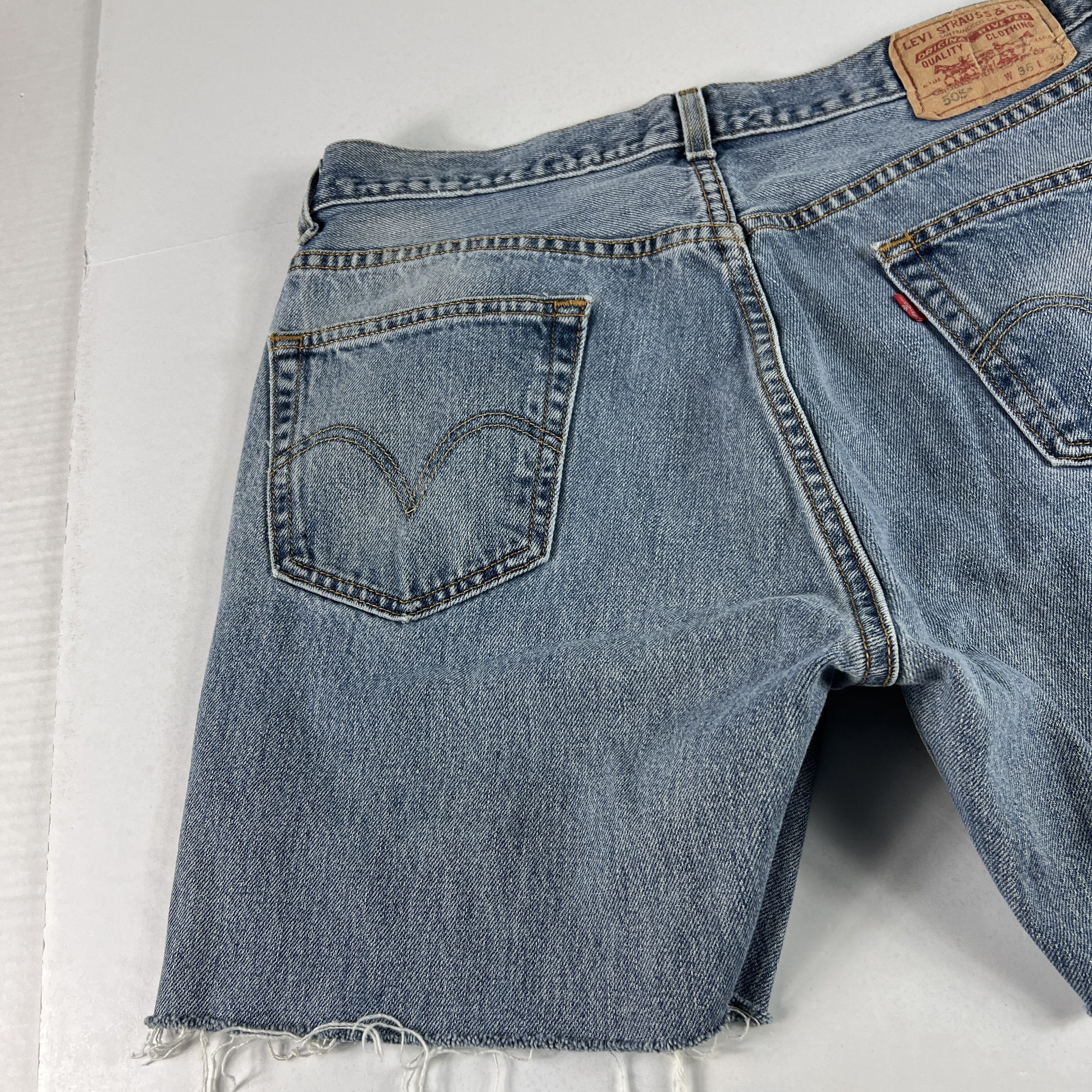 Levi's × Vintage Y2K Levi's Jean Shorts 505 Faded Cut Off Cotton Denim Jorts Size US 35 - 9 Thumbnail