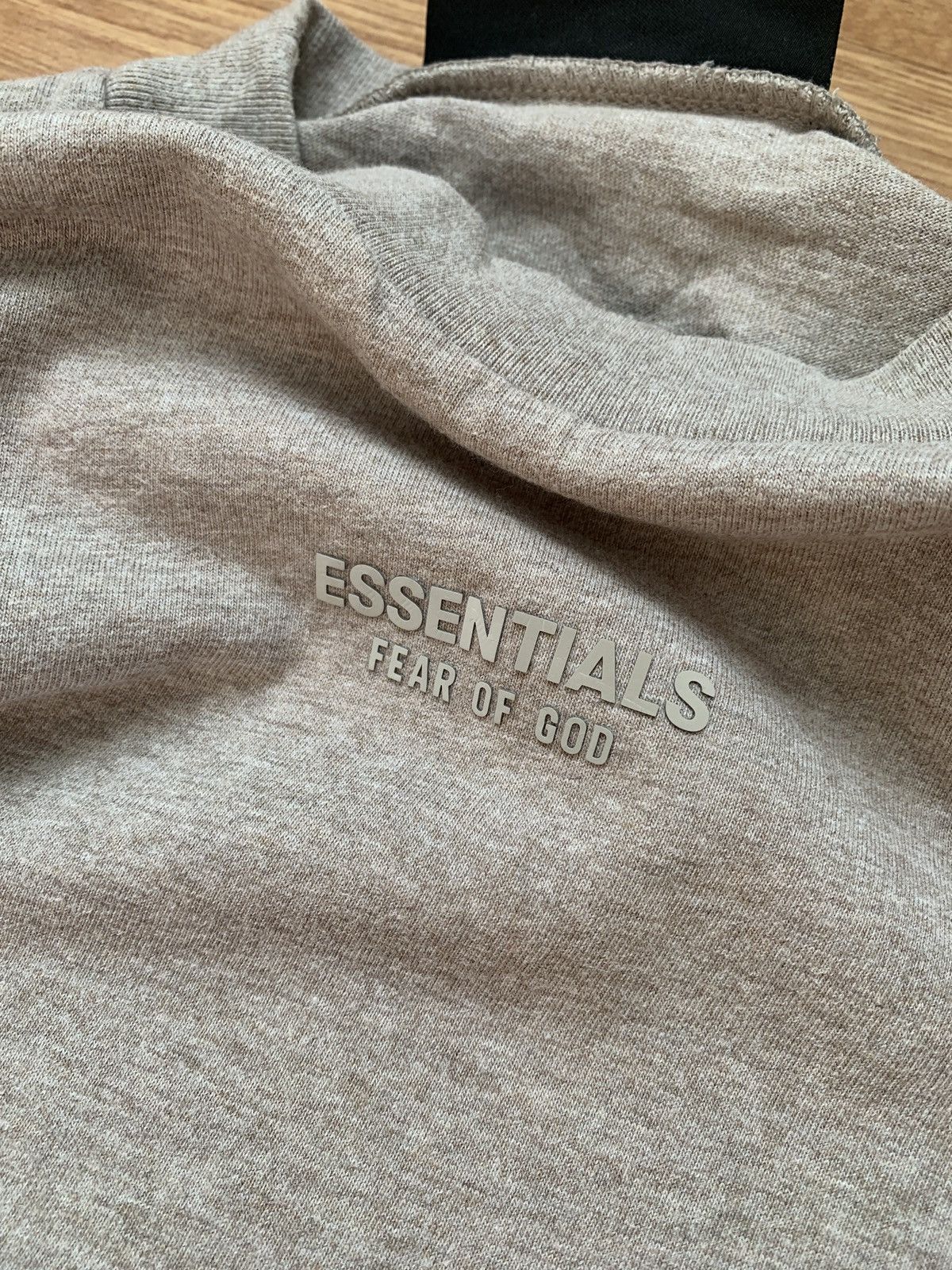 Fear of God FEAR OF GOD ESSENTIALS Logo-embossed Tee T Shirt Oversized Size US S / EU 44-46 / 1 - 9 Thumbnail