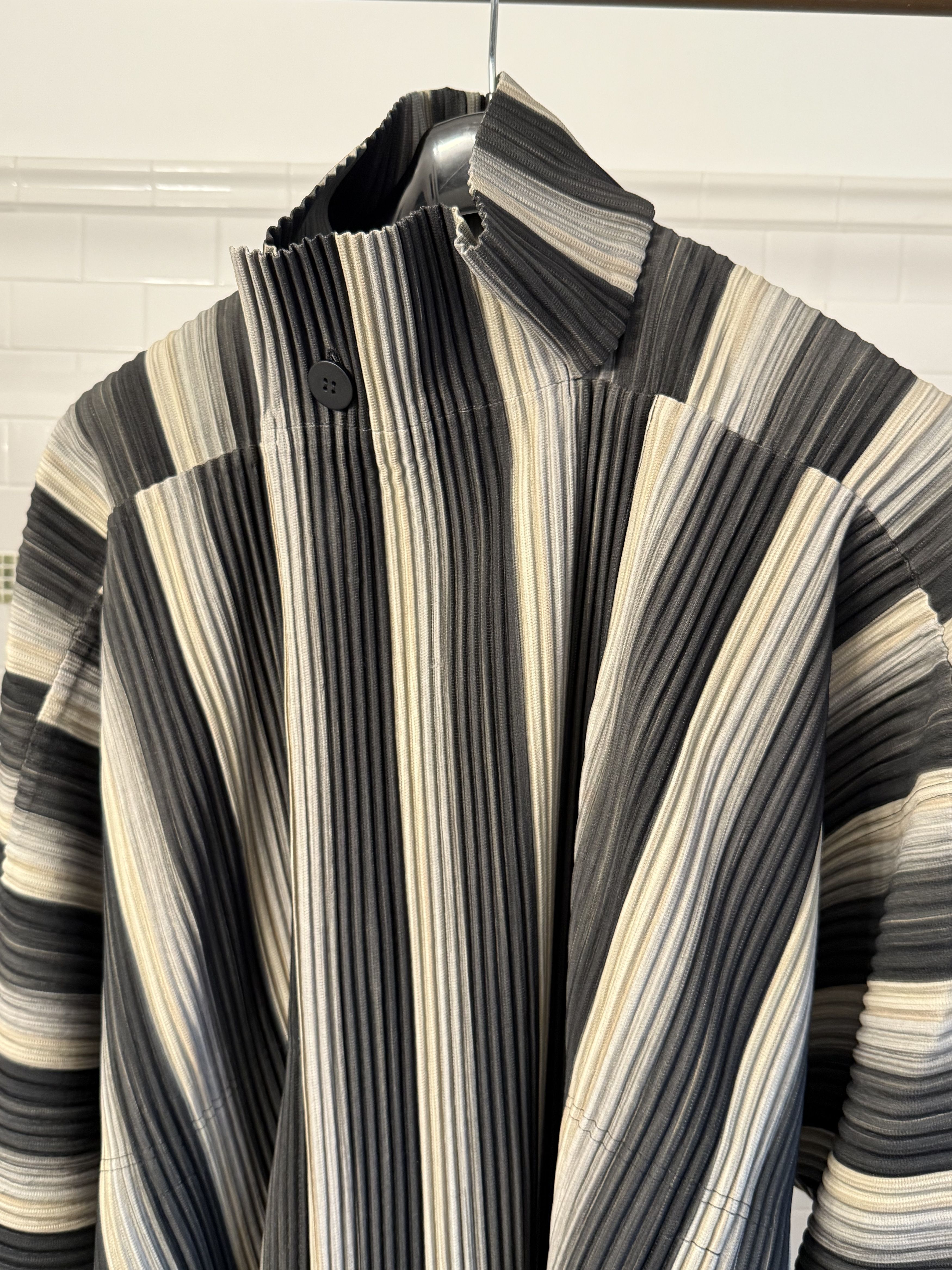 Homme Plisse Issey Miyake striped long jacket Size US S / EU 44-46 / 1 - 3 Thumbnail