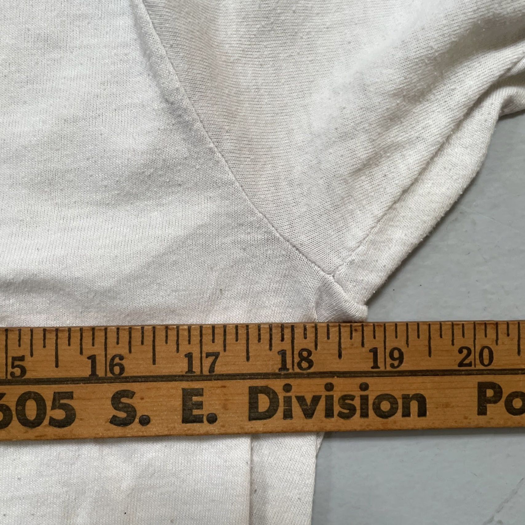 Levi's Vintage Levi’s Ringer T-Shirt Made In USA Single Stitch L White USA 80s 90s Americana Unisex Adults 50/50 Size US L / EU 52-54 / 3 - 4 Thumbnail