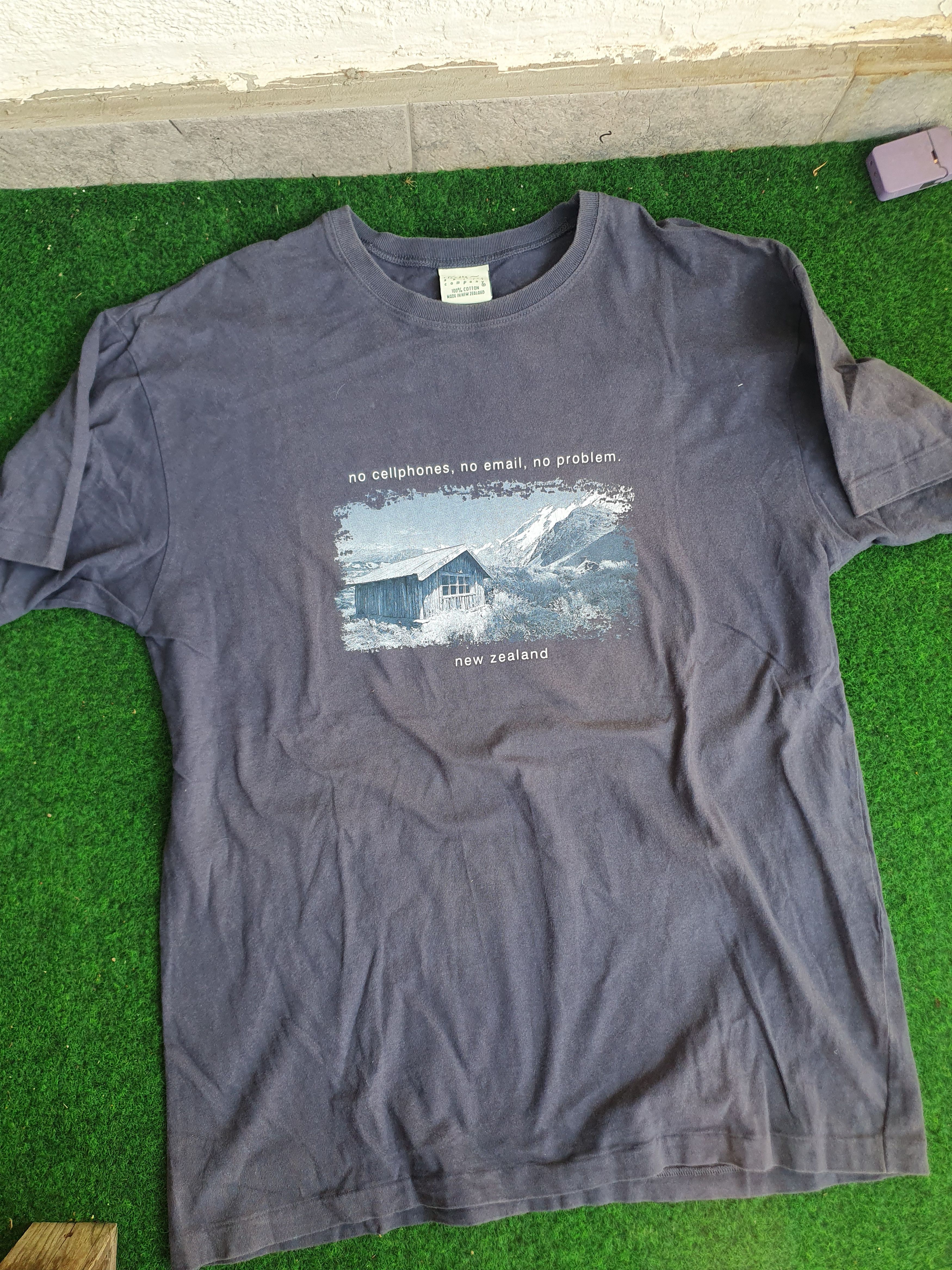 Vintage No Cellphones,No Emails,No Problem Made in NZ Vtg tee XL Size US XL / EU 56 / 4 - 5 Thumbnail