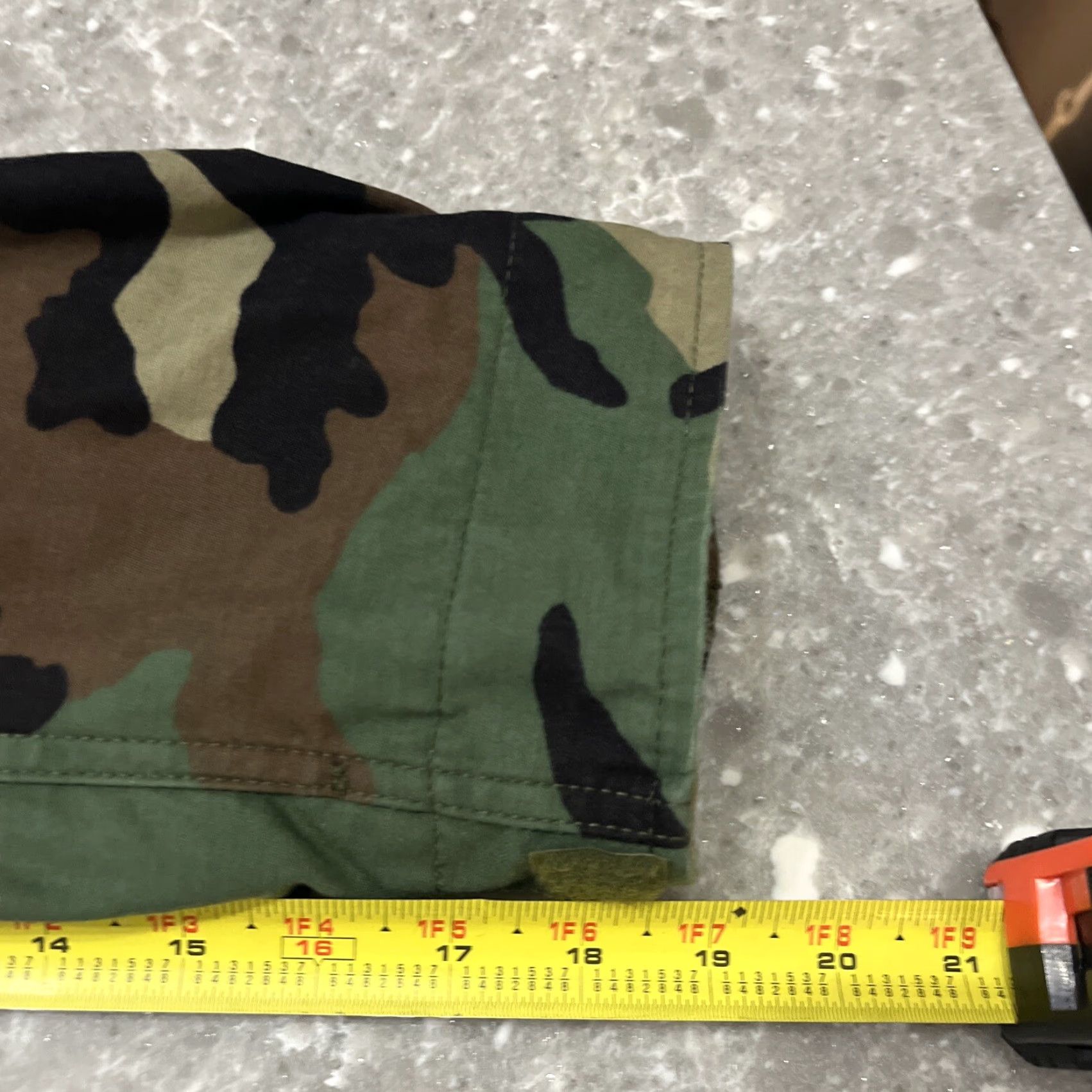 Vintage Golden Manufacturing Cold Weather Jacket Mens Medium Green Woodland Camo Size US M / EU 48-50 / 2 - 6 Thumbnail