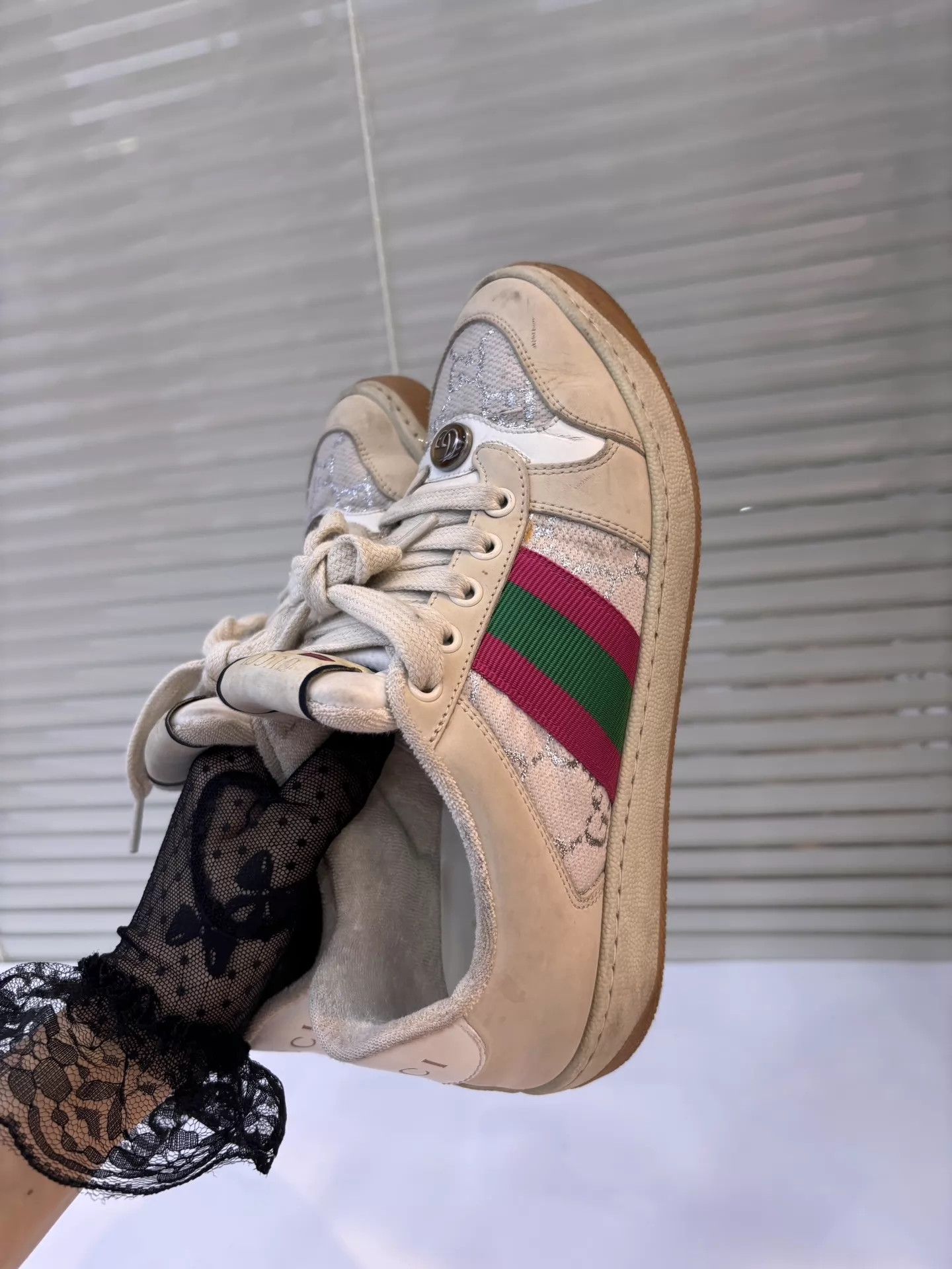 Gucci Gucci White 9/10 Women's 36 Sneakers Size US 5.5 / IT 35.5 - 6 Thumbnail