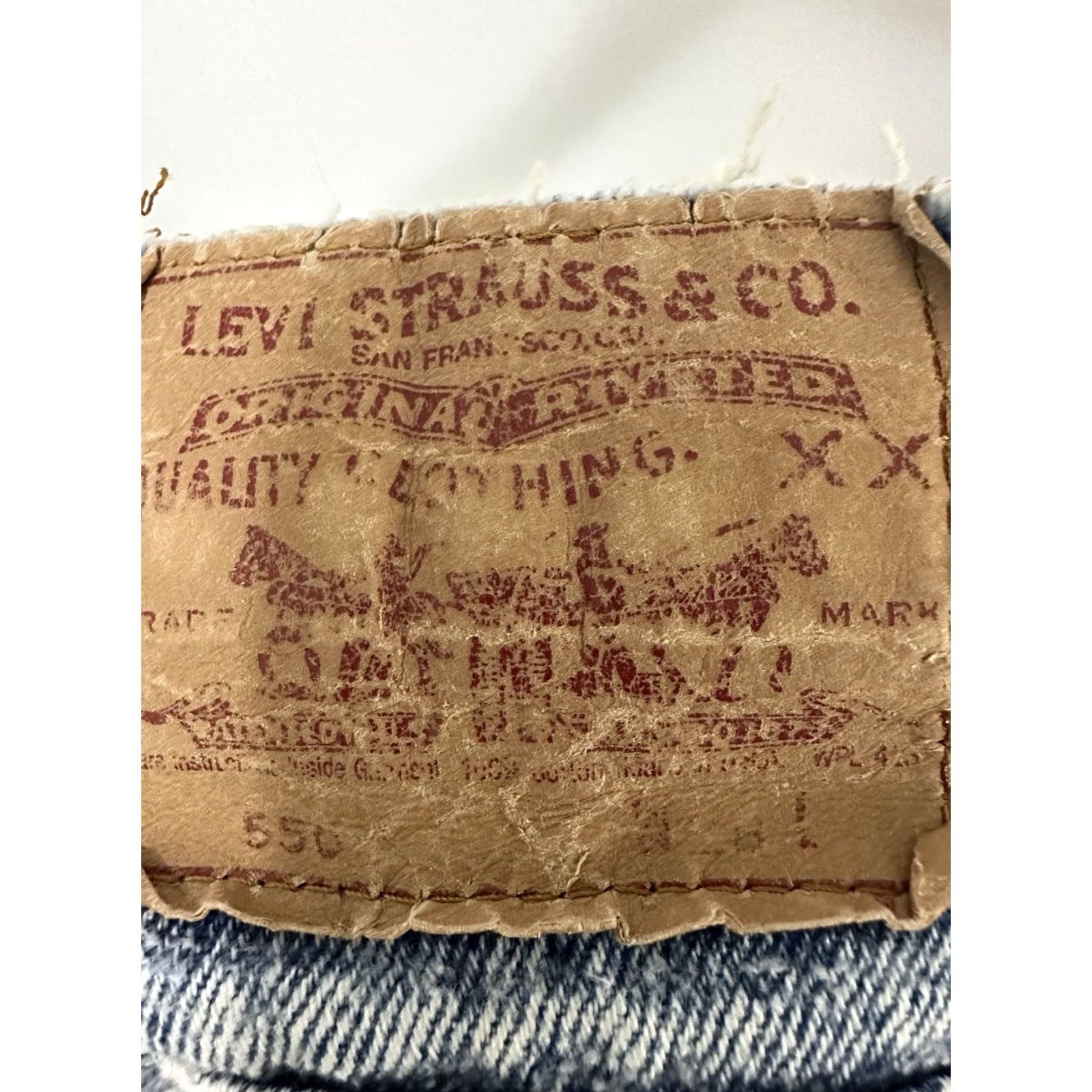 Levi's VTG Levi's 550 Women's Light Wash Booty Denim Shorts Size 28 Booty Cut-Off Distressed Blue Womens Jeans Shorts 28 Size 28" / US 6 / IT 42 - 5 Thumbnail