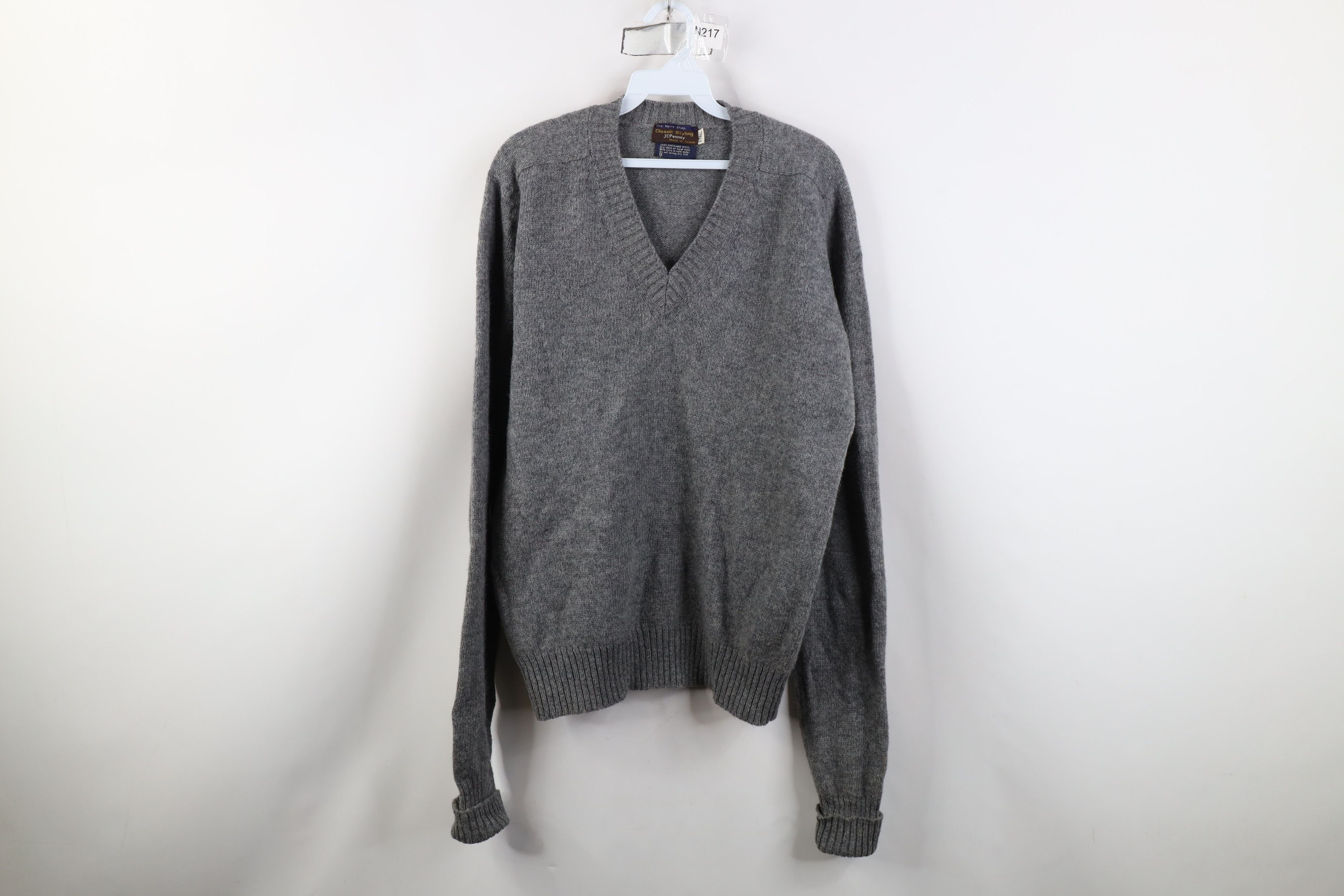 Vintage Vintage 70s Streetwear Wool Knit V-Neck Sweater Gray Size US XL / EU 56 / 4 - 1 Thumbnail