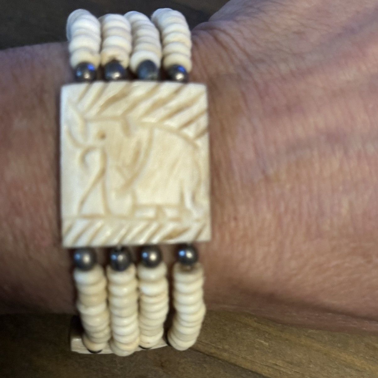 Vintage Vintage tribal carved bone bead bracelet Size ONE SIZE - 3 Thumbnail