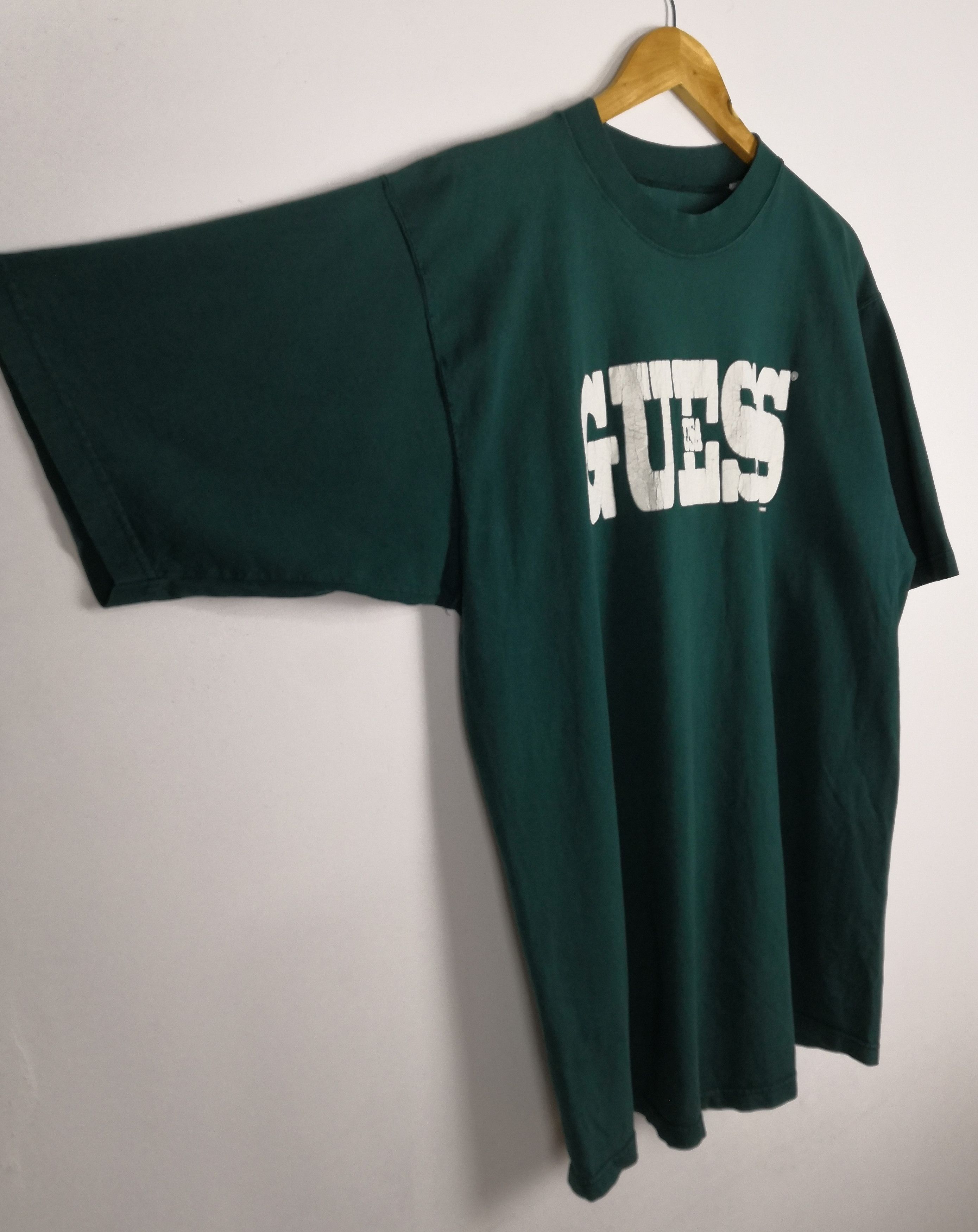 Guess Vintage 90s Guess T-Shirt Big Logo Guess Spellout Size US L / EU 52-54 / 3 - 4 Thumbnail