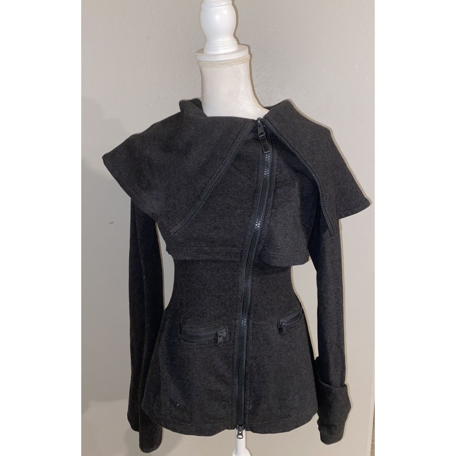 Lululemon Lululemon Over the Top Jacket coat In Heathered Coal, Size 6 Size M / US 6-8 / IT 42-44 - 1 Thumbnail
