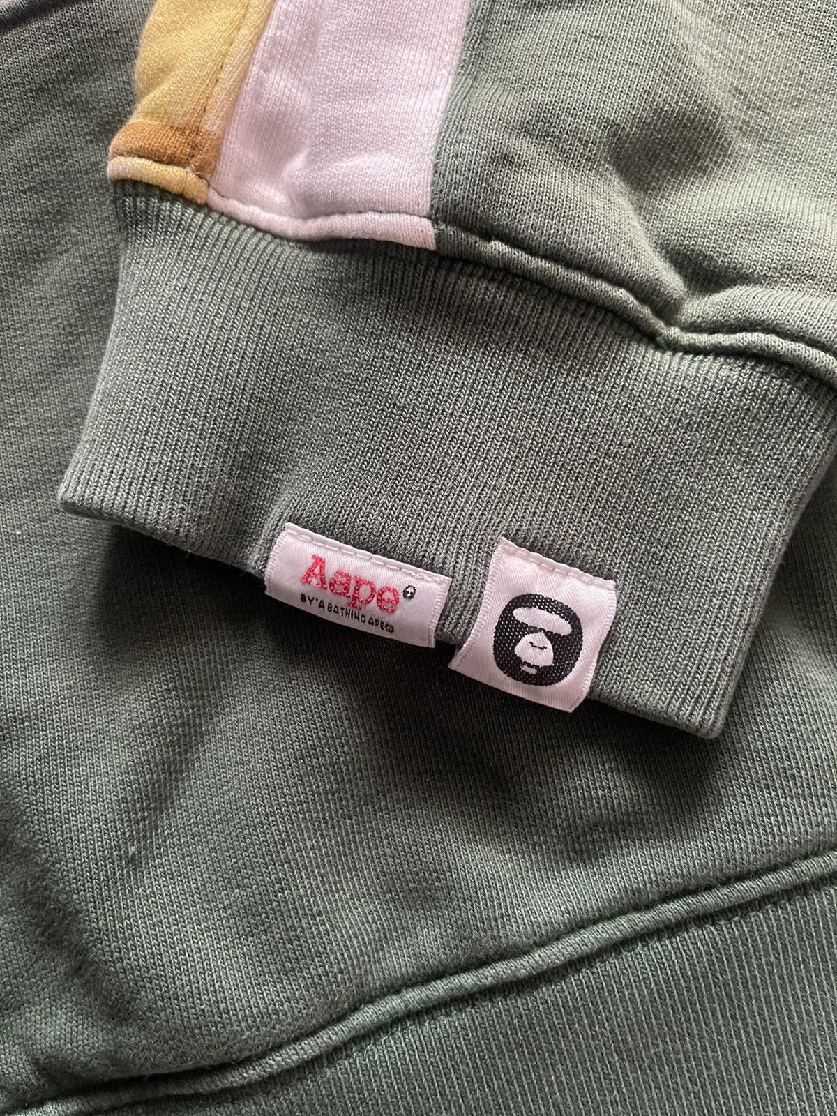 Bape 🇯🇵AAPE UNVS BY A BATHING APE EMBROIDERY CREWNECK Size US M / EU 48-50 / 2 - 7 Thumbnail