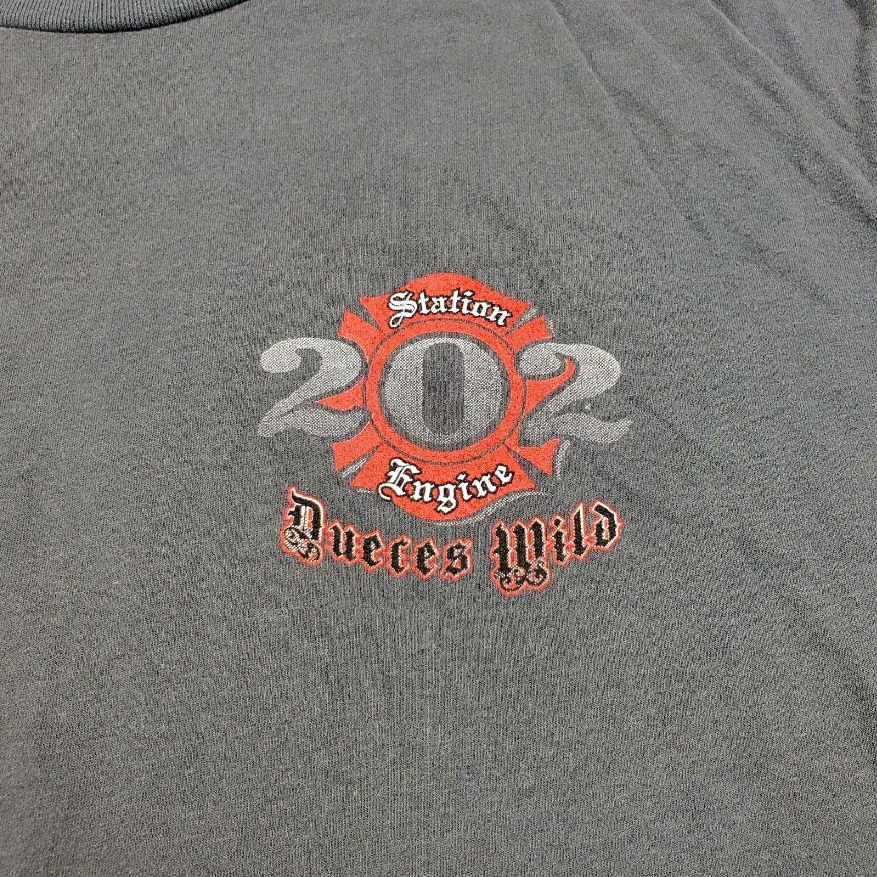 Vintage Deuces Wild MFD Station 202 Engine 202 Shirt XL Men Gray Short Sleeve Crew Neck T-Shirt Logo All Seasons Breathable Vintage No (adjust as per best) Size US XL / EU 56 / 4 - 8 Thumbnail