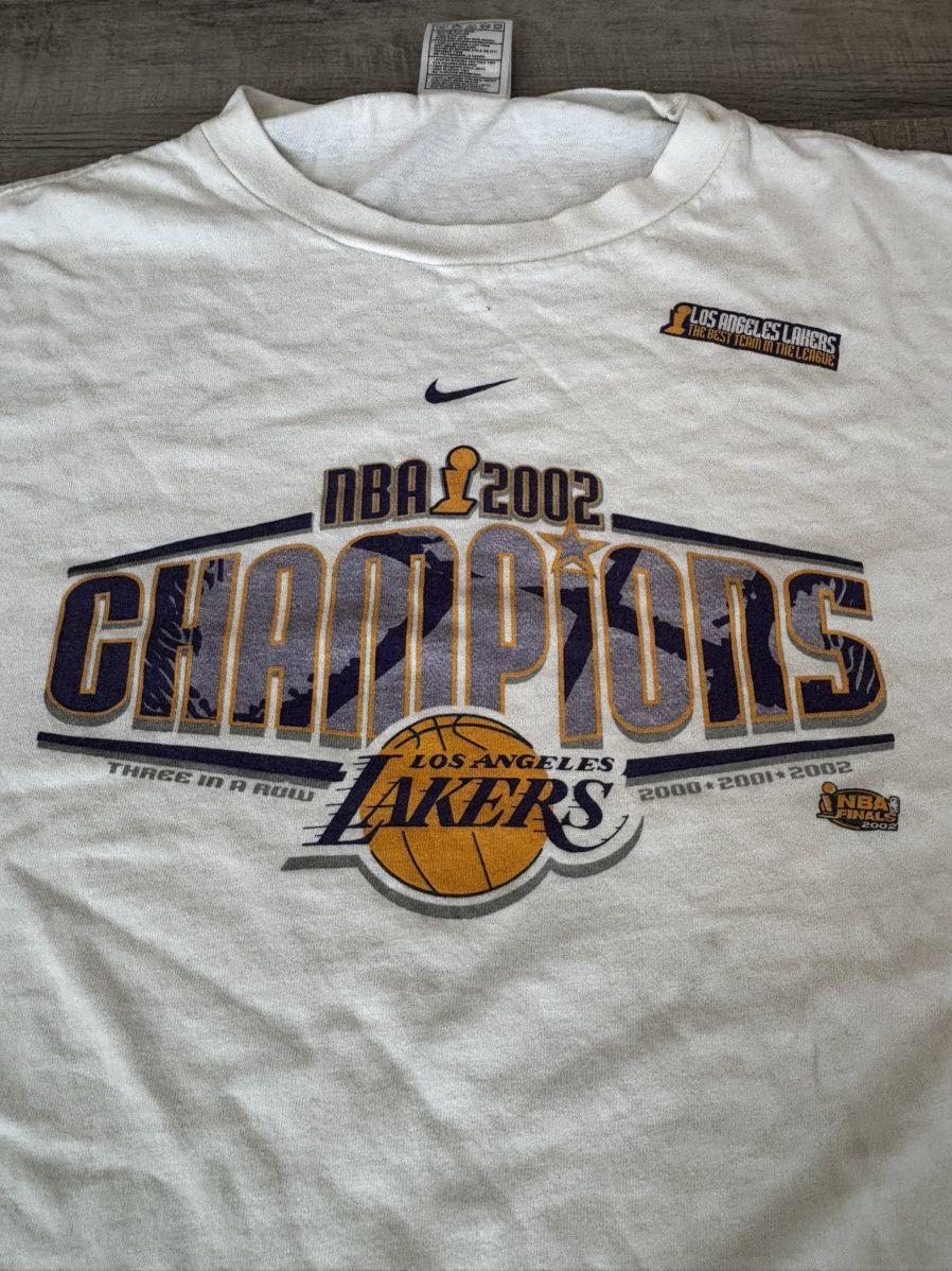 Nike Nike 2002 Kobe Bryant Lakers tee Size US L / EU 52-54 / 3 - 2 Thumbnail