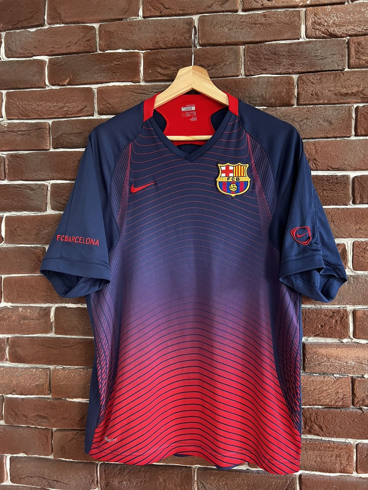 Nike Rare Vintage FC Barcelona Y2K Red Jersey Nike Swoosh Soccer Size US M / EU 48-50 / 2 - 1 Thumbnail