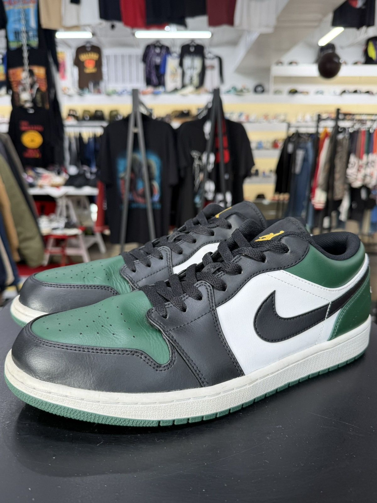 Jordan Brand Air Jordan 1 Low Green Toe Size 13 (2021) Size US 13 / EU 46 - 1 Thumbnail