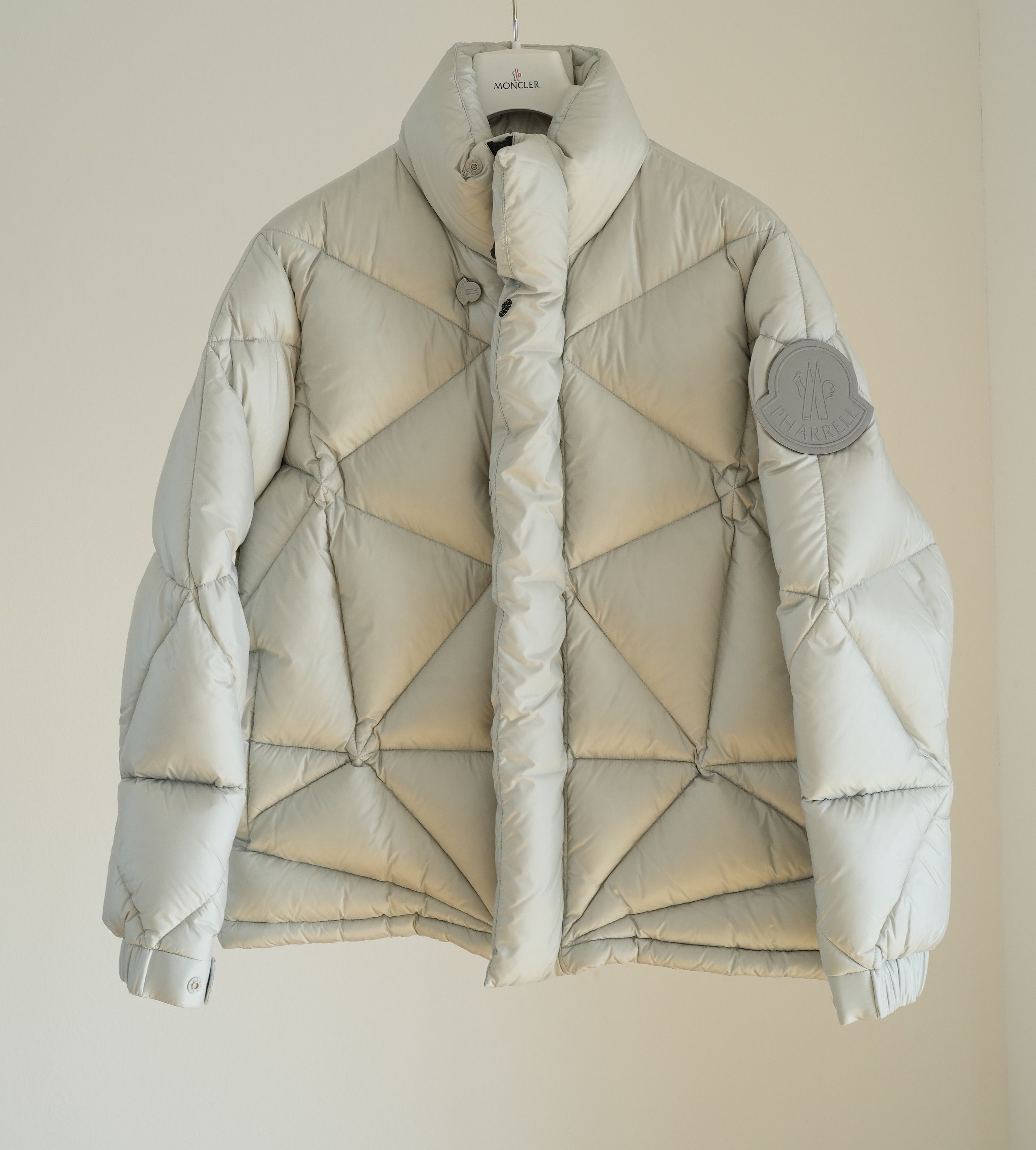 image of Moncler Genius Pharrell Down Jacket "oak" Grey 4 XL New, Men's