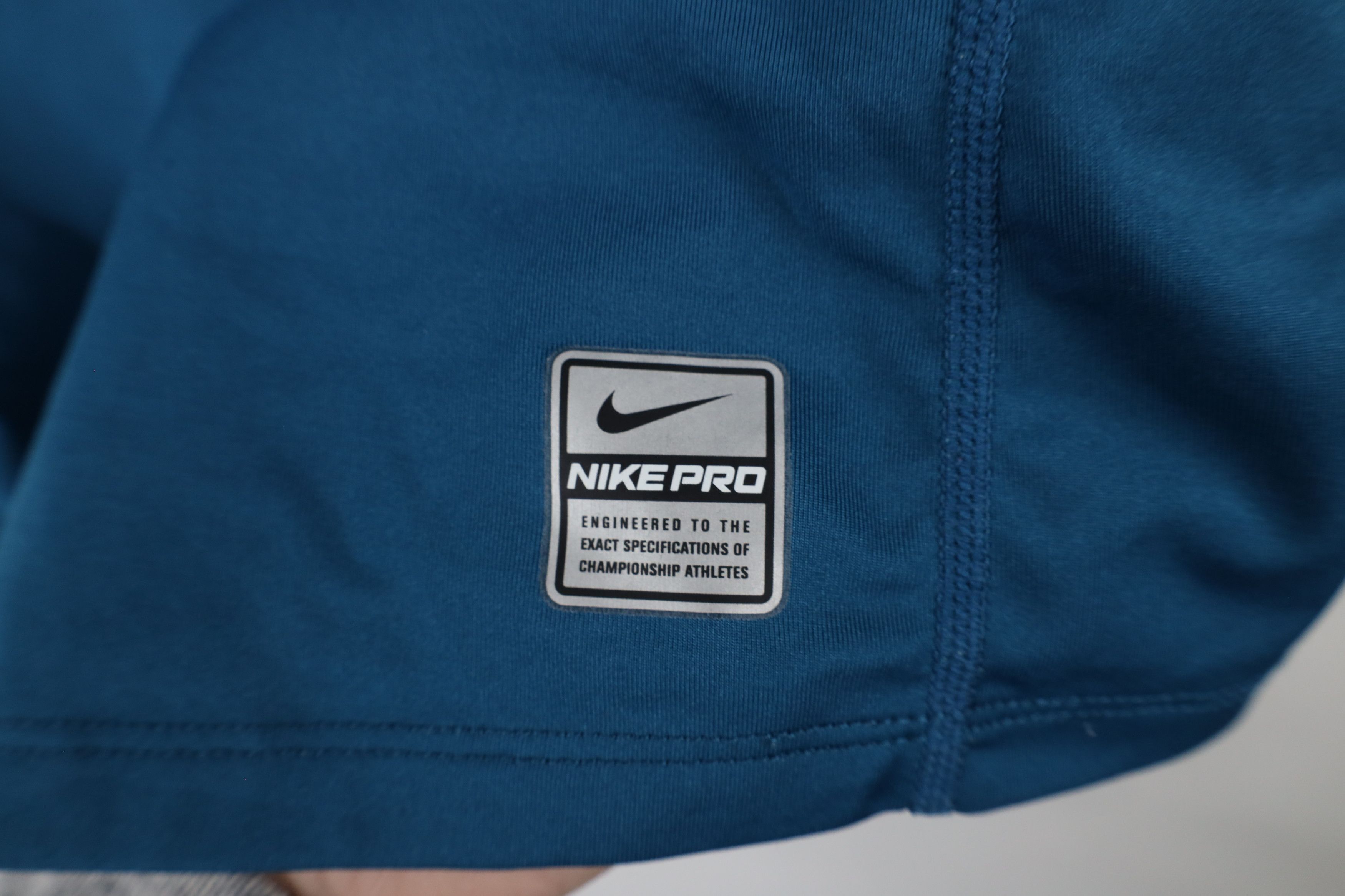 Nike × Vintage Nike Pro Combat Compression Gym Training V-Neck T-Shirt Blue Size S / US 4 / IT 40 - 7 Thumbnail
