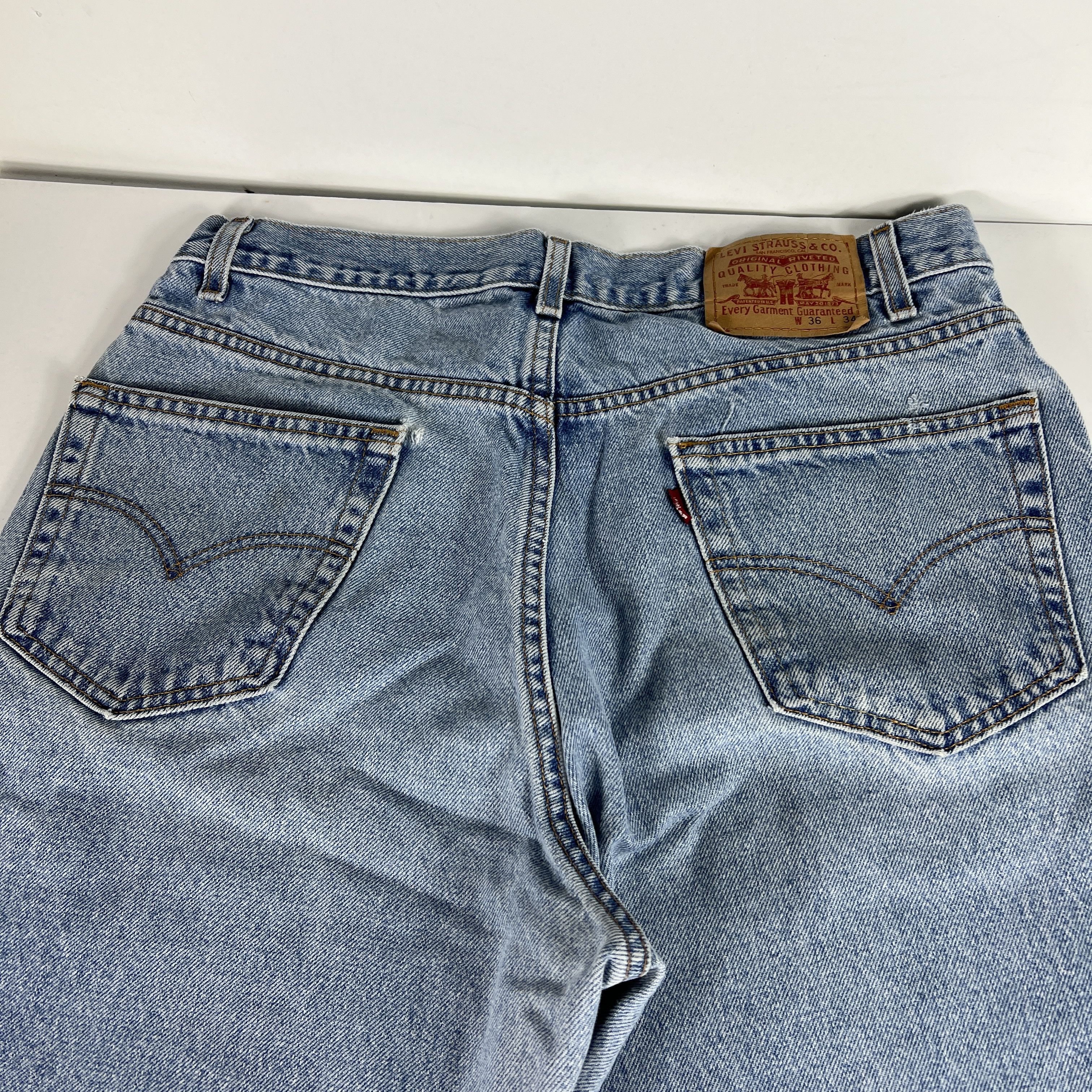 Levi's × Vintage Y2K Levi's Jeans 550 Relaxed Light Blue Faded Cotton Denim Size US 35 - 13 Thumbnail