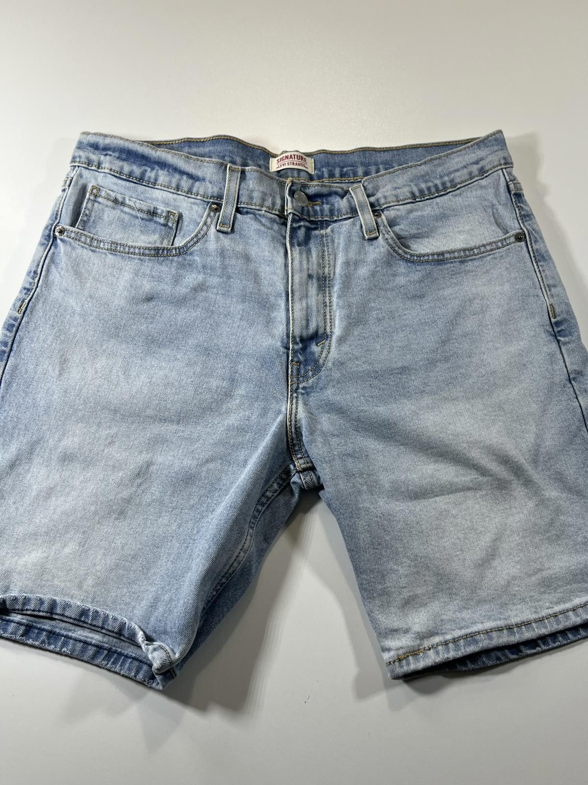 Other Signature Levi Strauss Light Blue Denim Shorts 32 Size US 32 / EU 48 - 1 Thumbnail