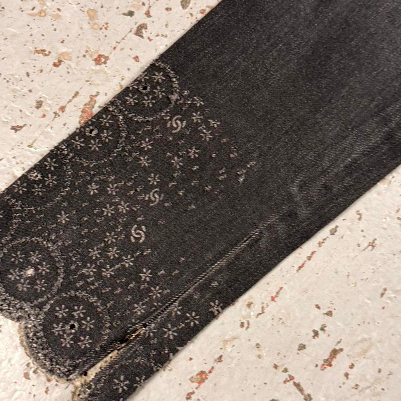 Chanel Chanel black lace embellished jeans Size 33" - 2 Thumbnail
