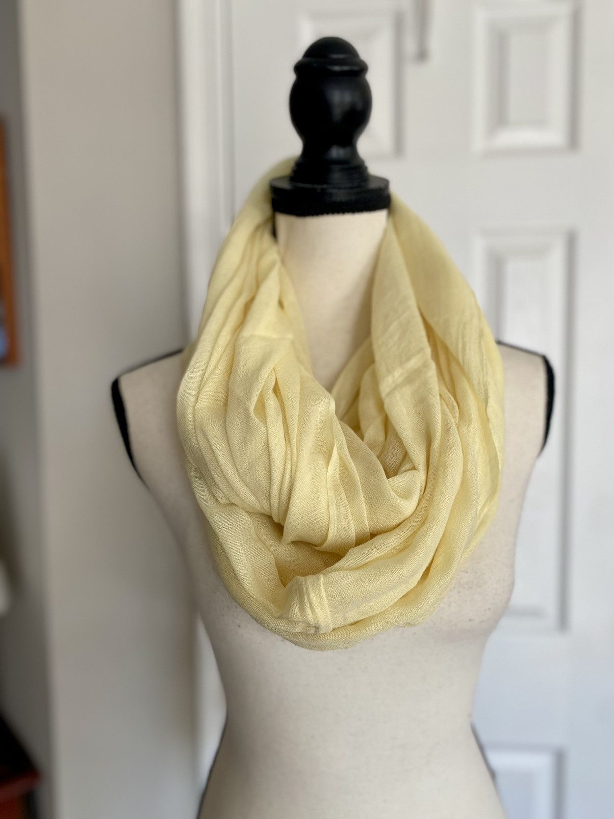 Vintage VINTAGE SOLID YELLOW COTTON PULLOVER SCARF Size ONE SIZE - 7 Thumbnail