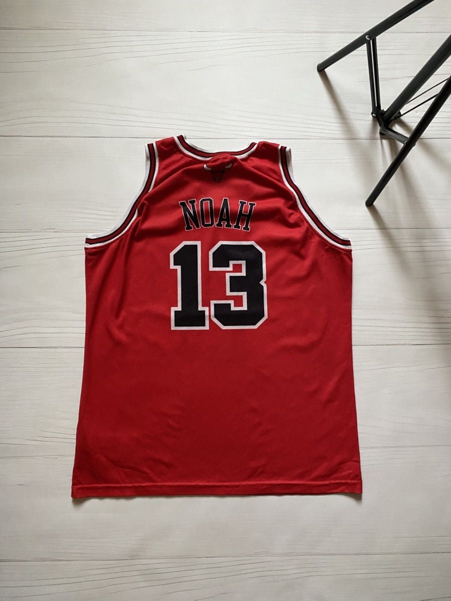 Champion Vintage Champion Chicago Bulls #13 Noah basketball jersey Size US XL / EU 56 / 4 - 2 Thumbnail