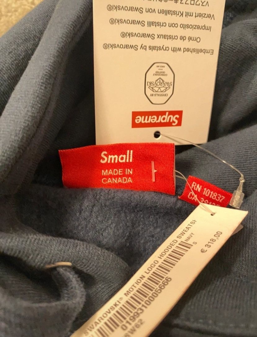 Supreme × Swarovski Supreme x Swarovski Hoodie - Small - Navy/Gold Size US S / EU 44-46 / 1 - 5 Thumbnail