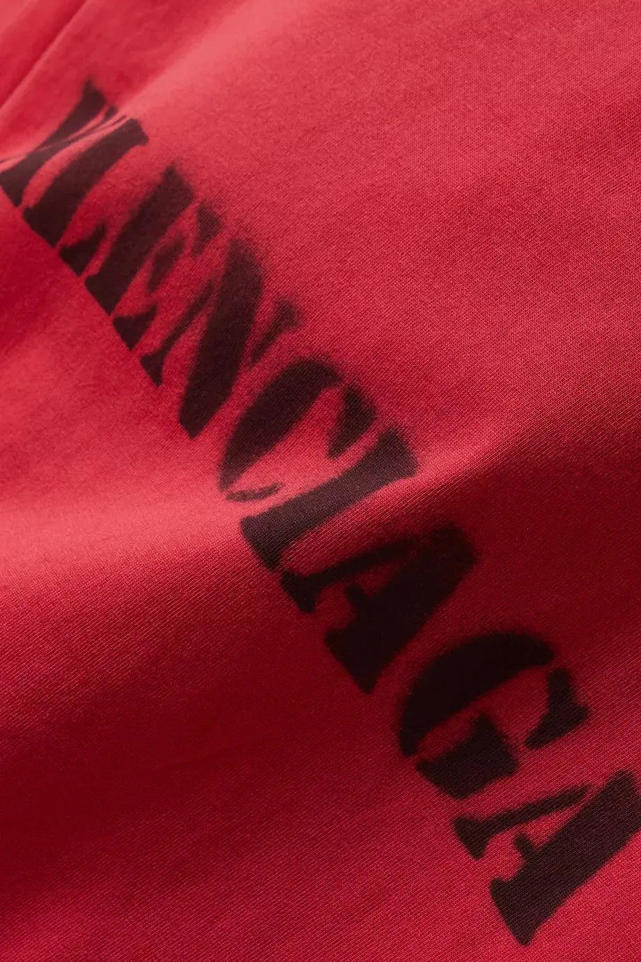 Balenciaga o1w1db10525 Dup / Stencil Type T-Shirt Medium Fit in Red Size US XS / EU 42 / 0 - 4 Thumbnail