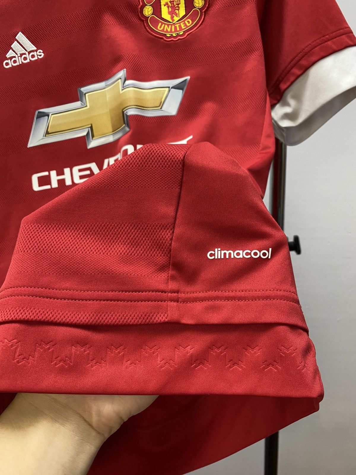 Adidas × Vintage Manchester United 2015/2016 Home Soccer Jersey Football Size US S / EU 44-46 / 1 - 8 Thumbnail