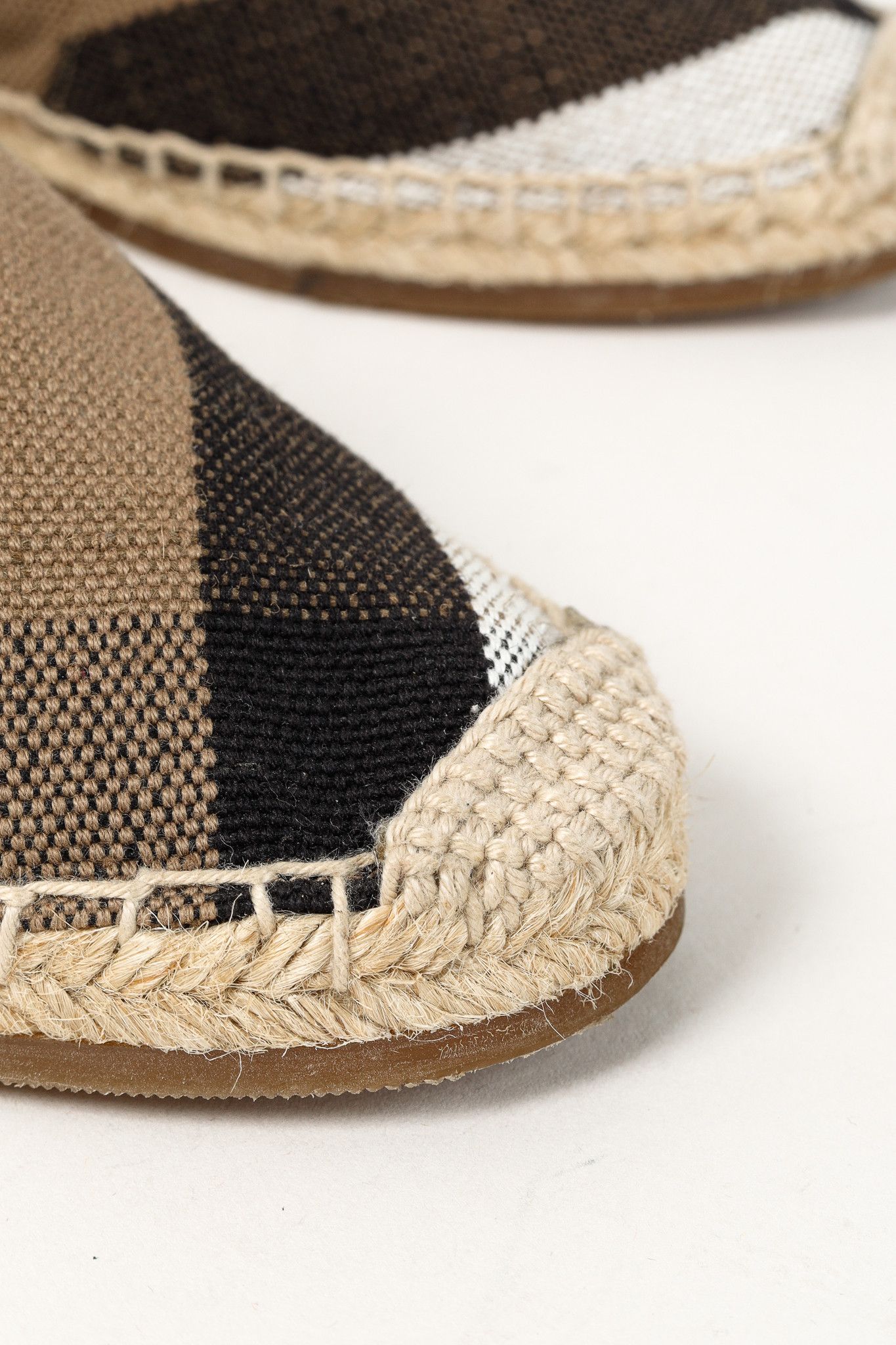 Burberry Burberry Hodgeson Canvas Check Espadrille Flat Shoe Size US 5 / IT 35 - 7 Thumbnail
