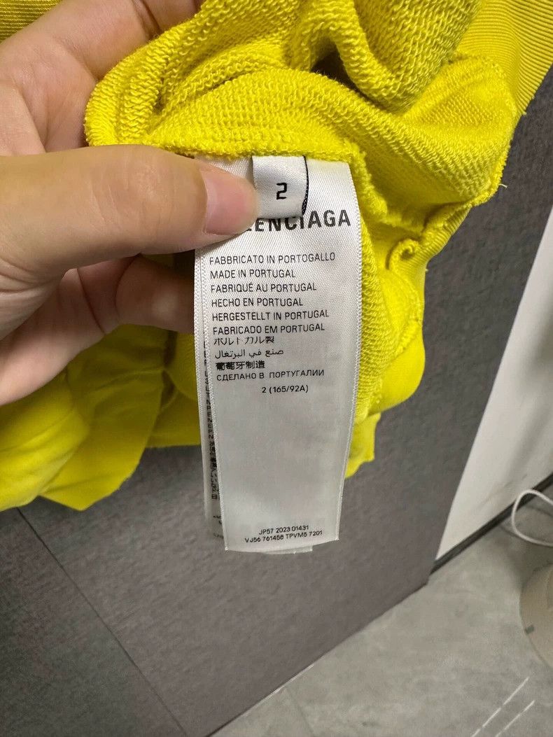 Balenciaga Balenciaga Surfing Aged Destroyed Sweatshirt 99% New Size US M / EU 48-50 / 2 - 4 Thumbnail