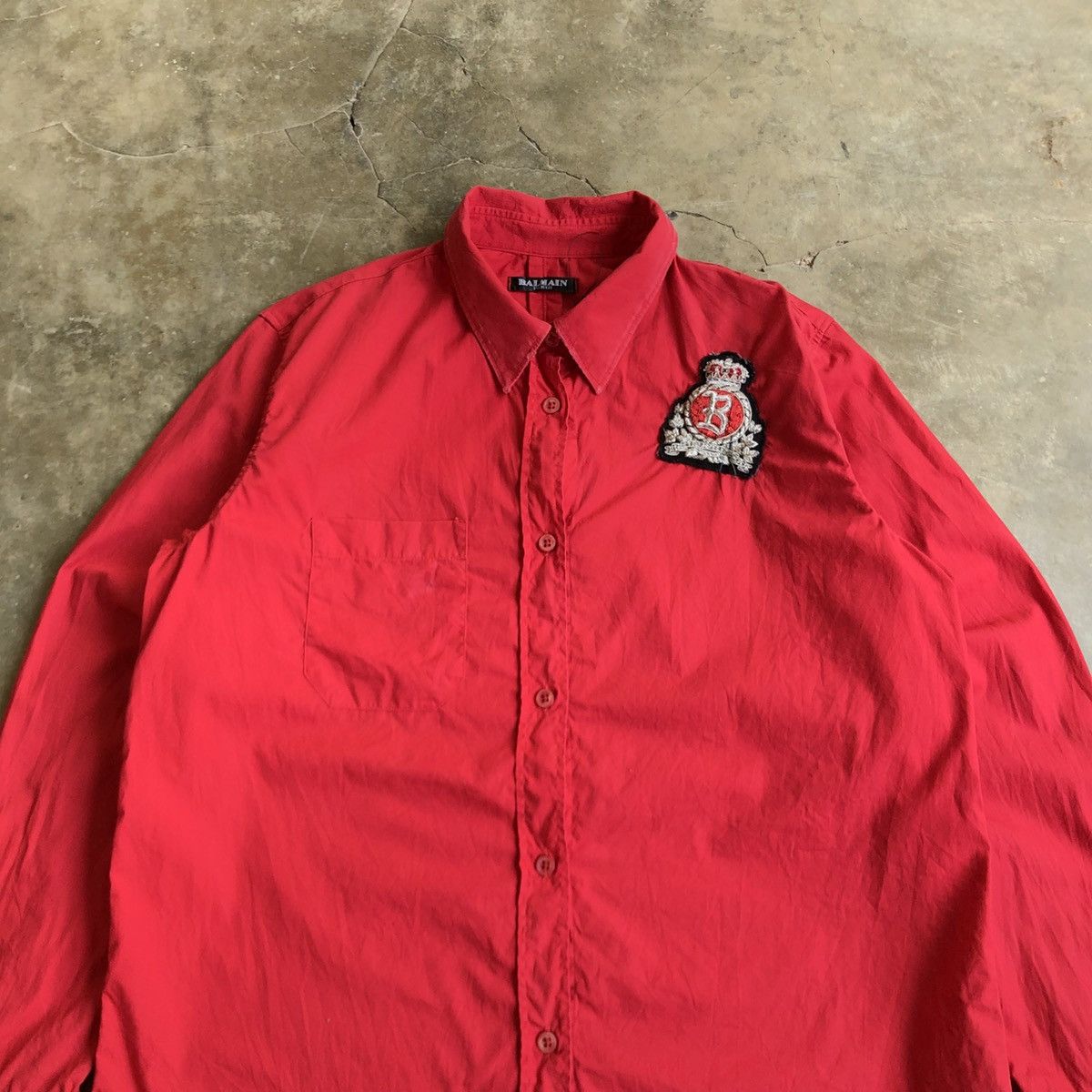 Balmain 🇫🇷 Balmain Paris Red Button Down “B” Patch Logo Luxury Size US M / EU 48-50 / 2 - 2 Thumbnail