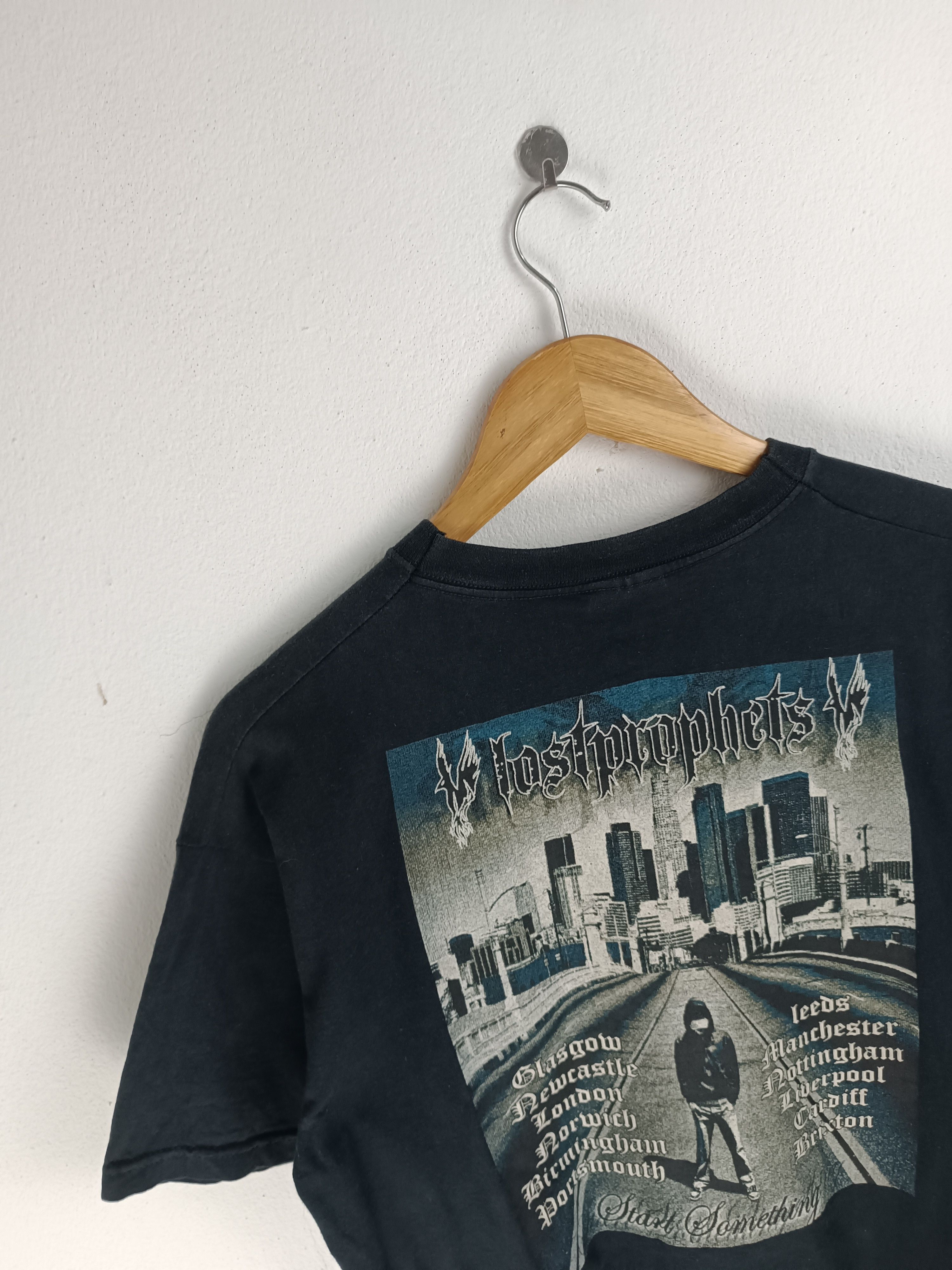 Band Tees VINTAGE 2000s LOSTPROPHETS TOUR EMO ERA BAND TEES Size US L / EU 52-54 / 3 - 9 Thumbnail