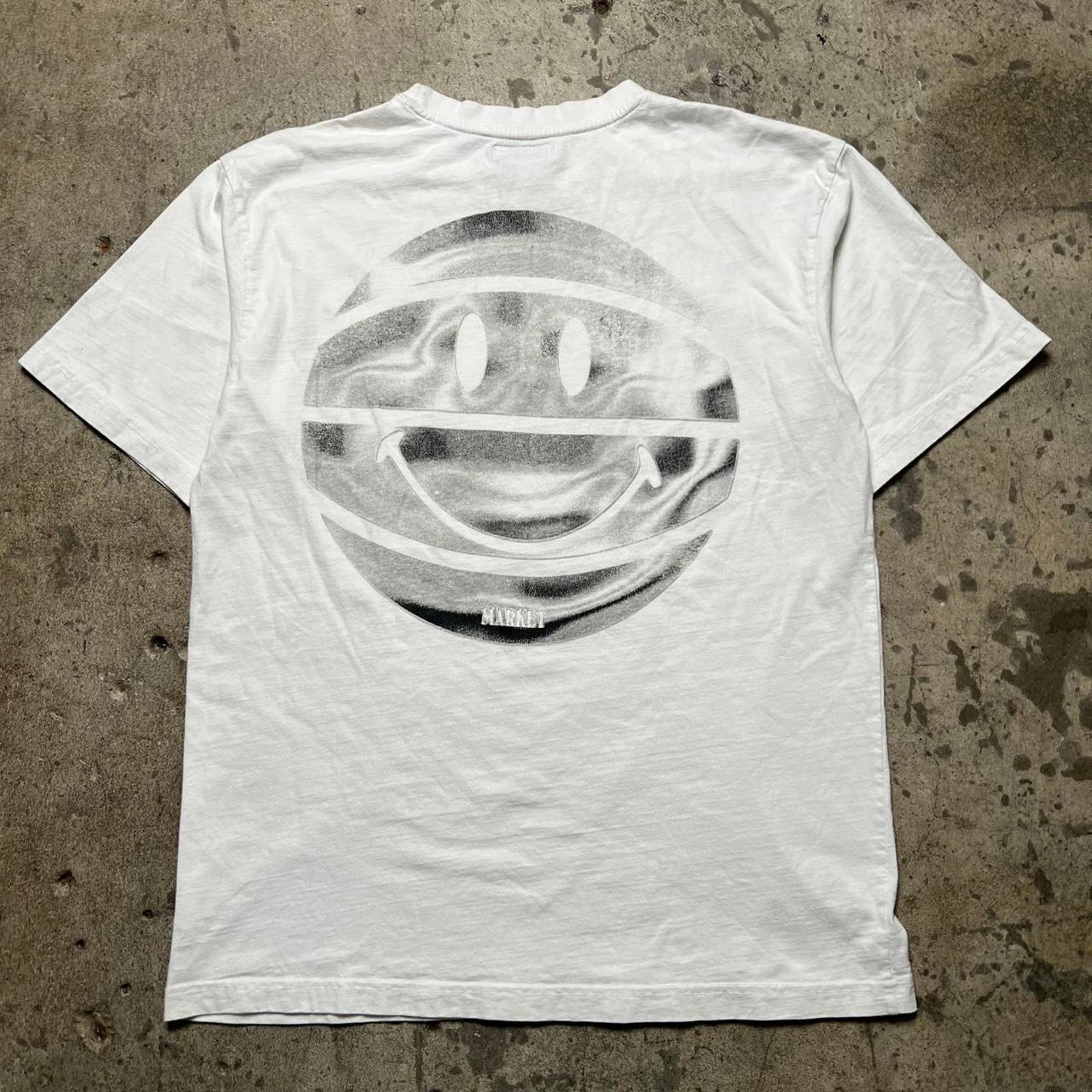 Market White Chinatown market basketball smiley shirt size L. Size US L / EU 52-54 / 3 - 2 Thumbnail