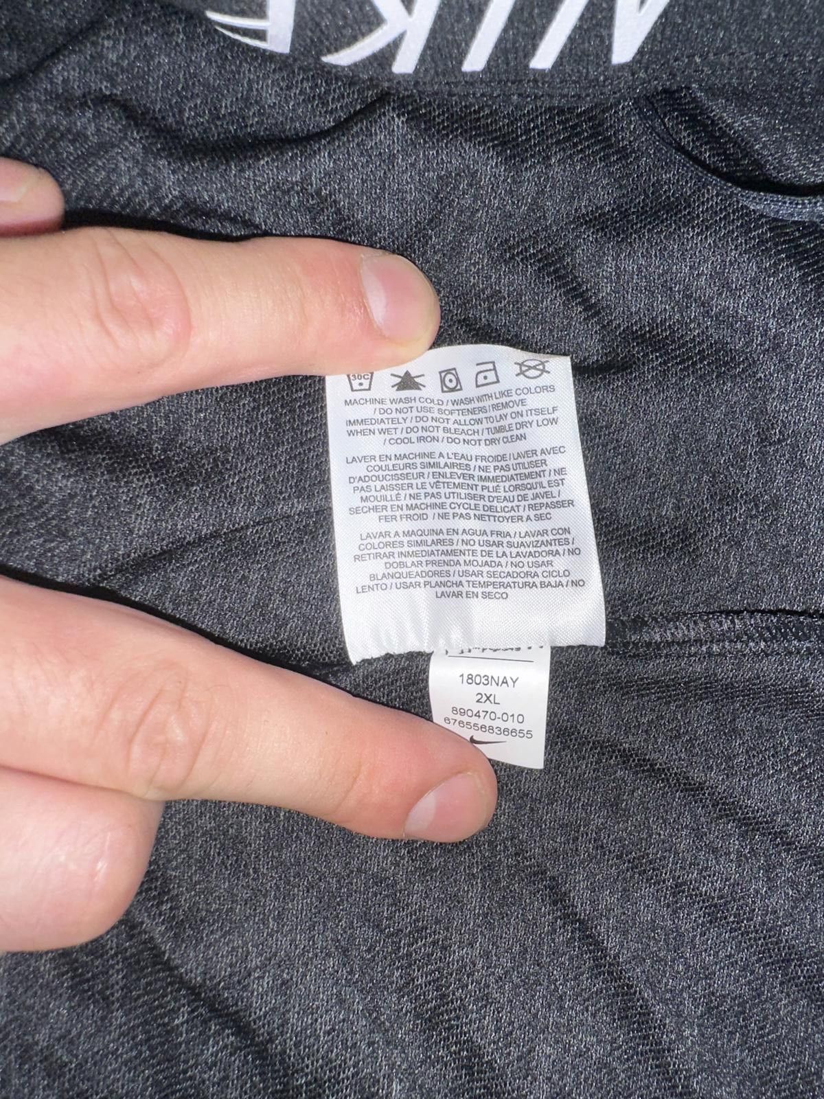Nike Nike Women's Dri Fit Training Shorts Heather Gray Shorts Size 42" / US 20 - 6 Thumbnail