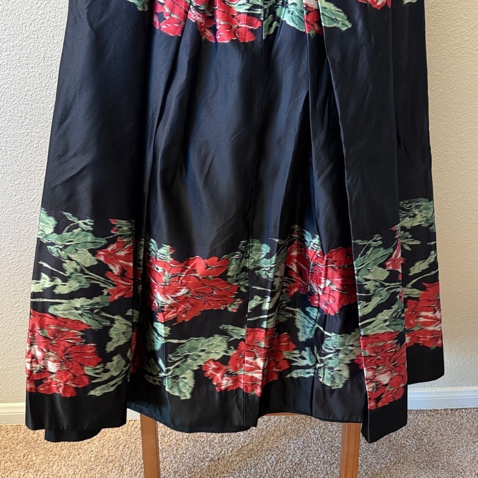 Other Vntg Adolfo silk Floral Black and Red Women's full Skirt Size 28" / US 6 / IT 42 - 6 Thumbnail
