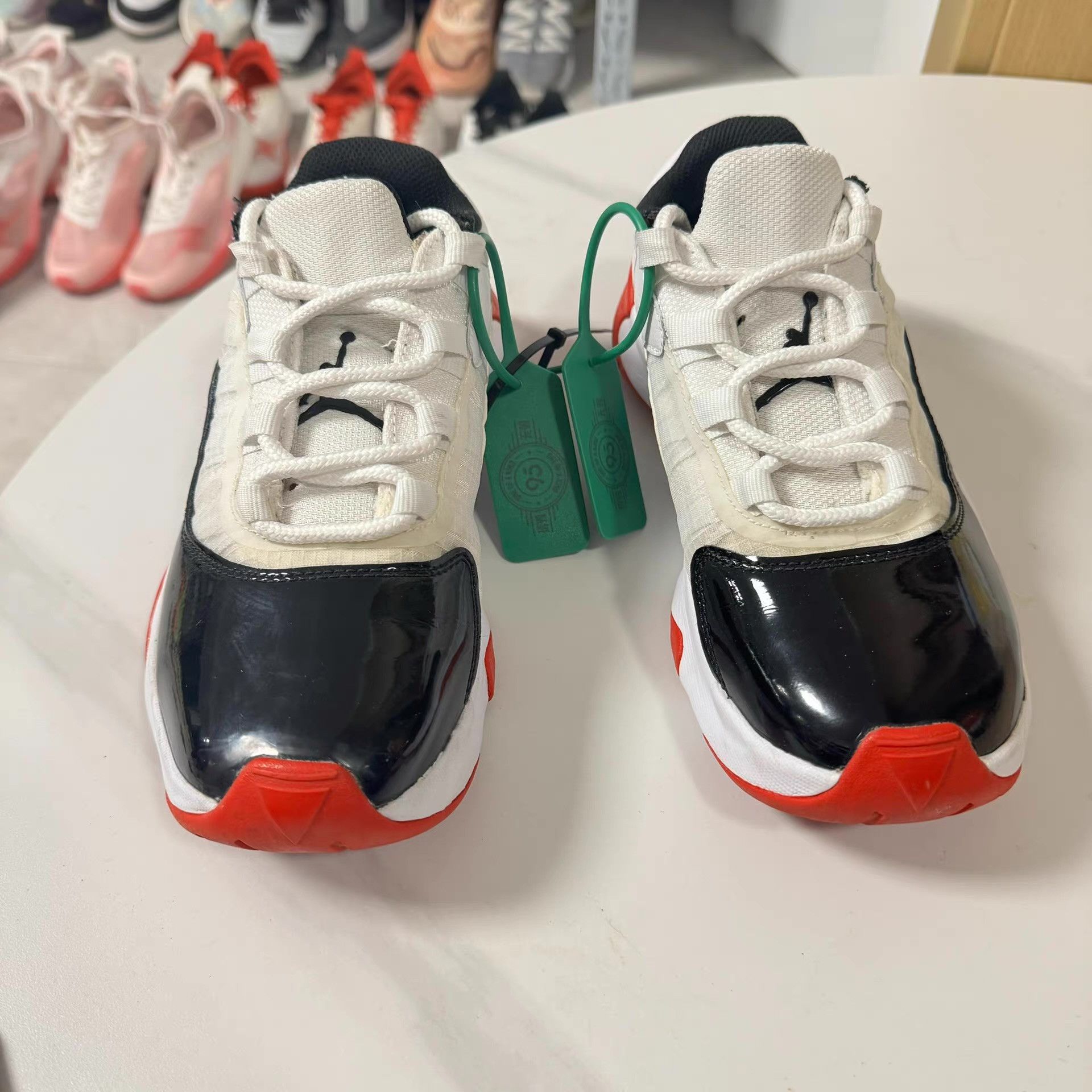 Nike Air Jordan CMFT 11 GS, shock-absorbent and non-slip Q10 Size US 6.5 / IT 36.5 - 2 Thumbnail