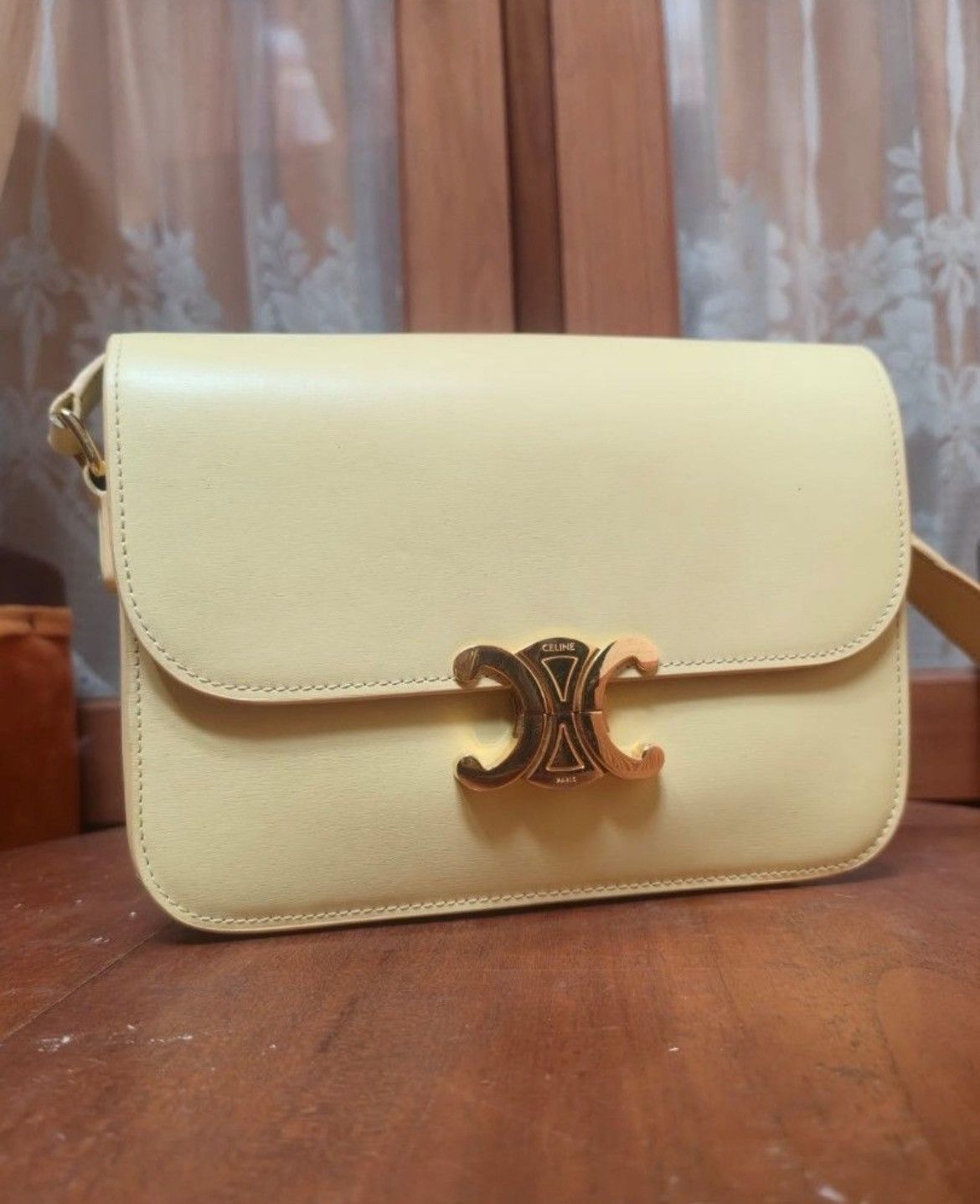 Celine Celine Triomphe bag in Shiny Light Yellow (Limestone) Size ONE SIZE - 2 Thumbnail