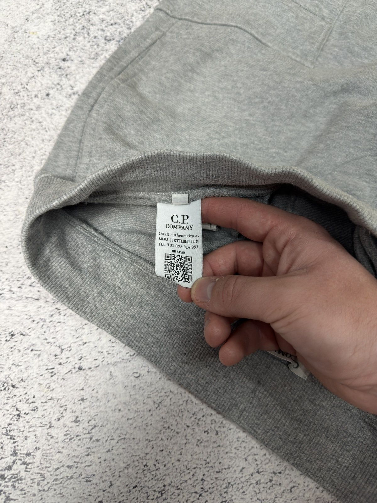 C.P. Company C.P. Company Diagonal Raised Fleece Cargo Grey Sweatpants Size US 32 / EU 48 - 10 Thumbnail