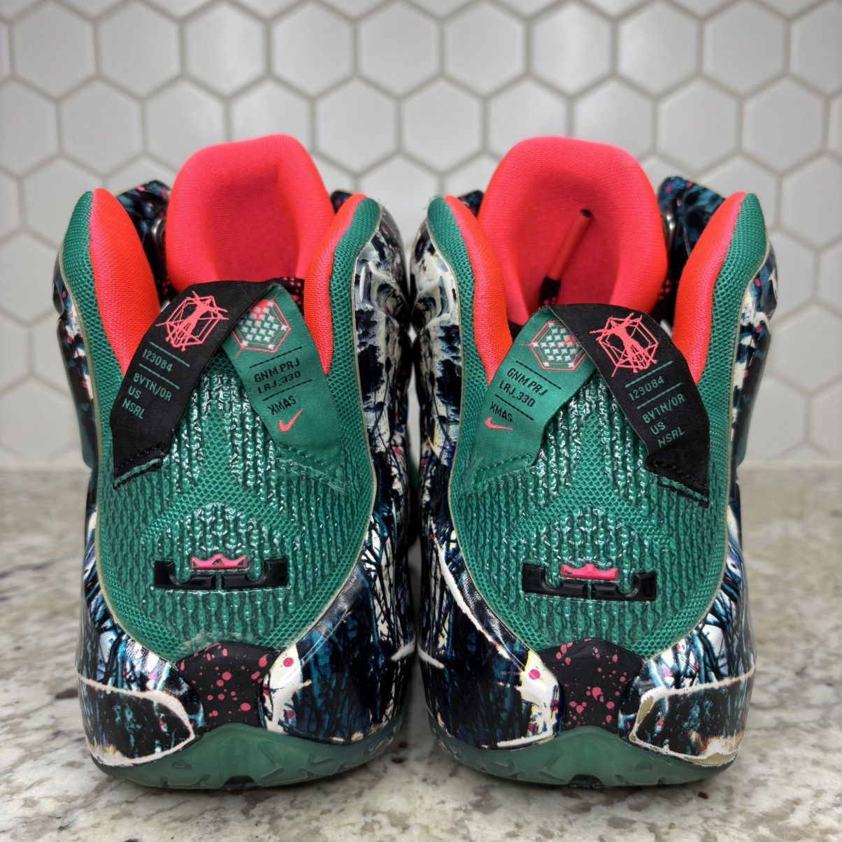 Nike Size 9 - Nike LeBron 12 Xmas Akron Birch Worn OG All Size US 9 / EU 42 - 9 Thumbnail