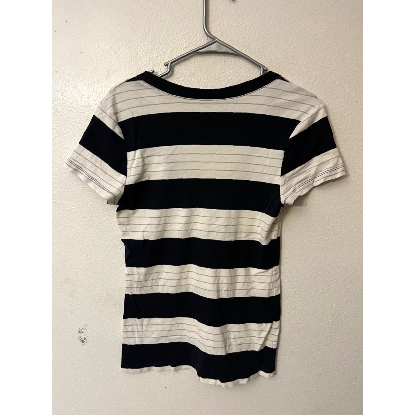 Old Navy VINTAGE Old Navy Shirt Womens L Black White Striped V-Neck Size L / US 10 / IT 46 - 3 Thumbnail