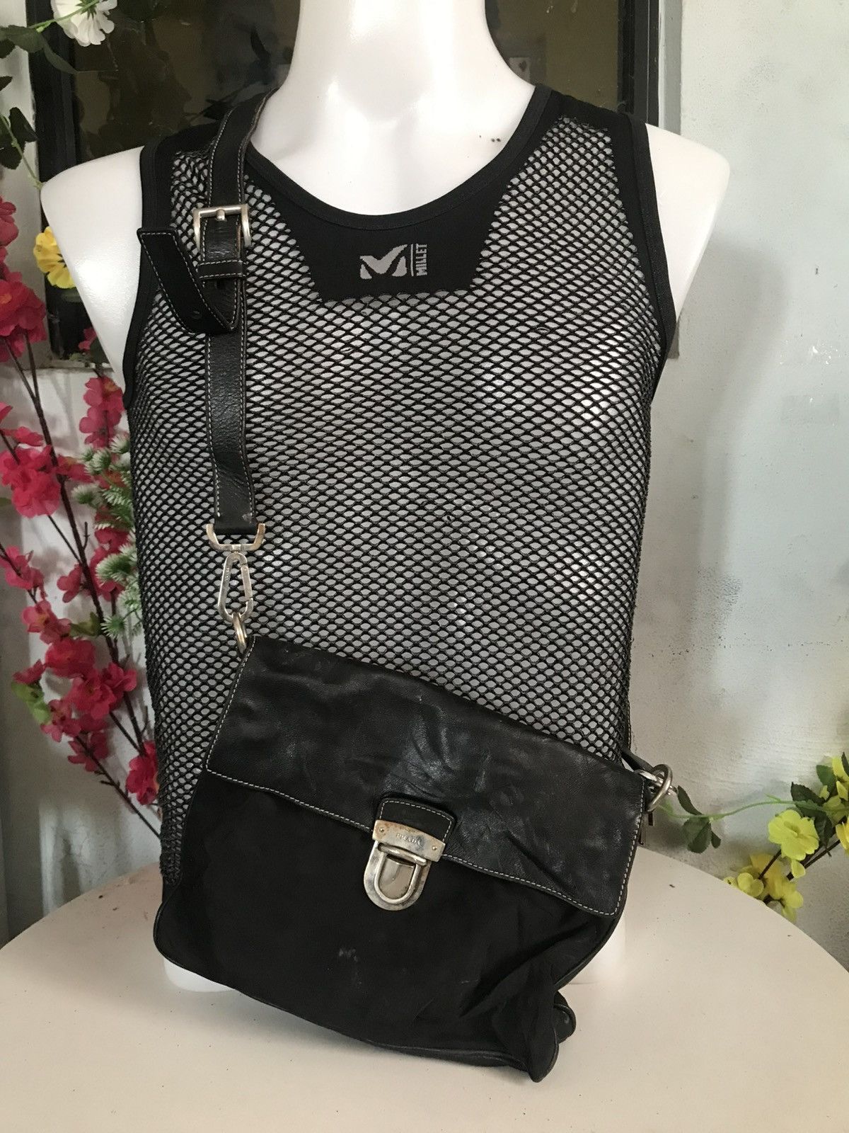 Prada Vintage Prada Black Shoulder Size ONE SIZE - 1 Thumbnail