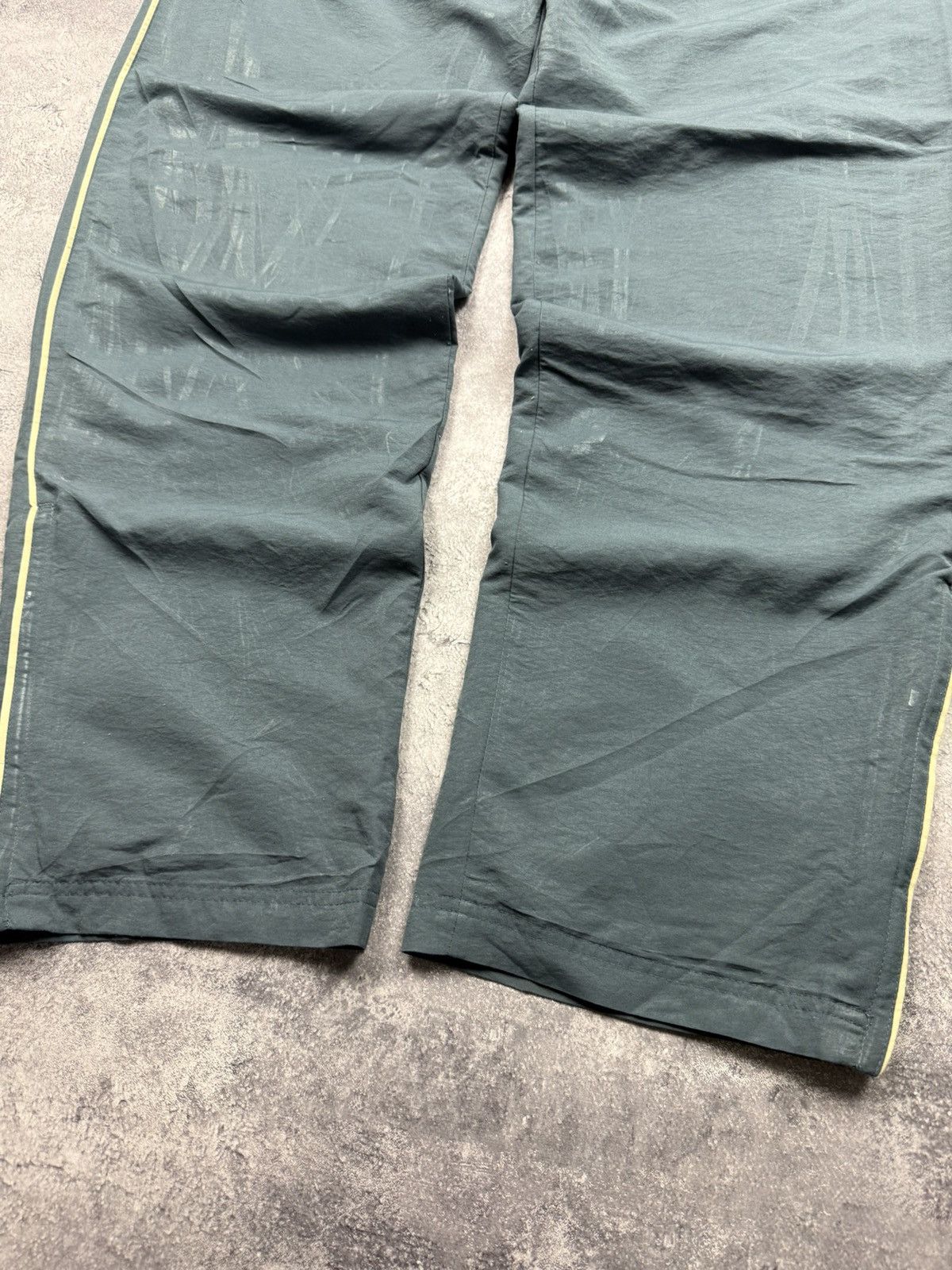 Nike Nike Vintage Track Pants Swoosh Y2K Baggy Sweatpants Hype Size US 36 / EU 52 - 12 Thumbnail