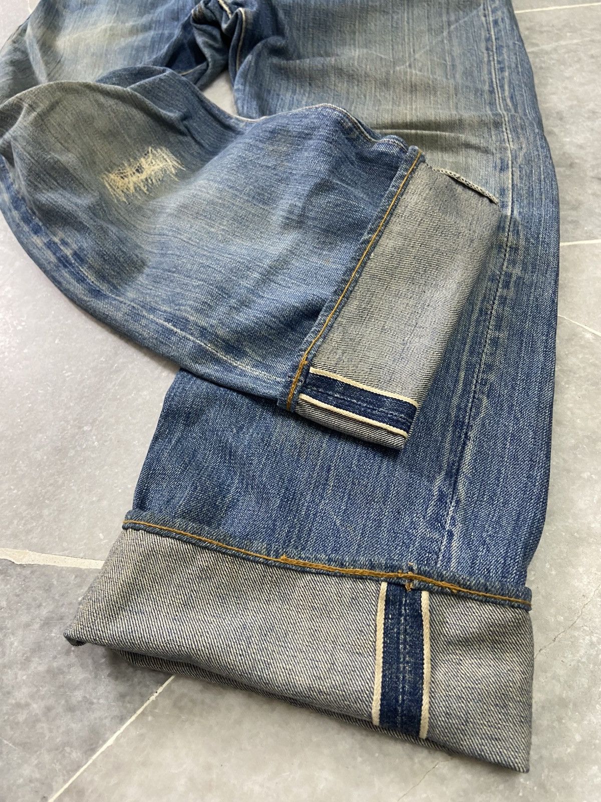 Levi's Vintage 70s Levis 501 BIG E Selvedge Button #6 denim Jeans Size US 32 / EU 48 - 2 Thumbnail