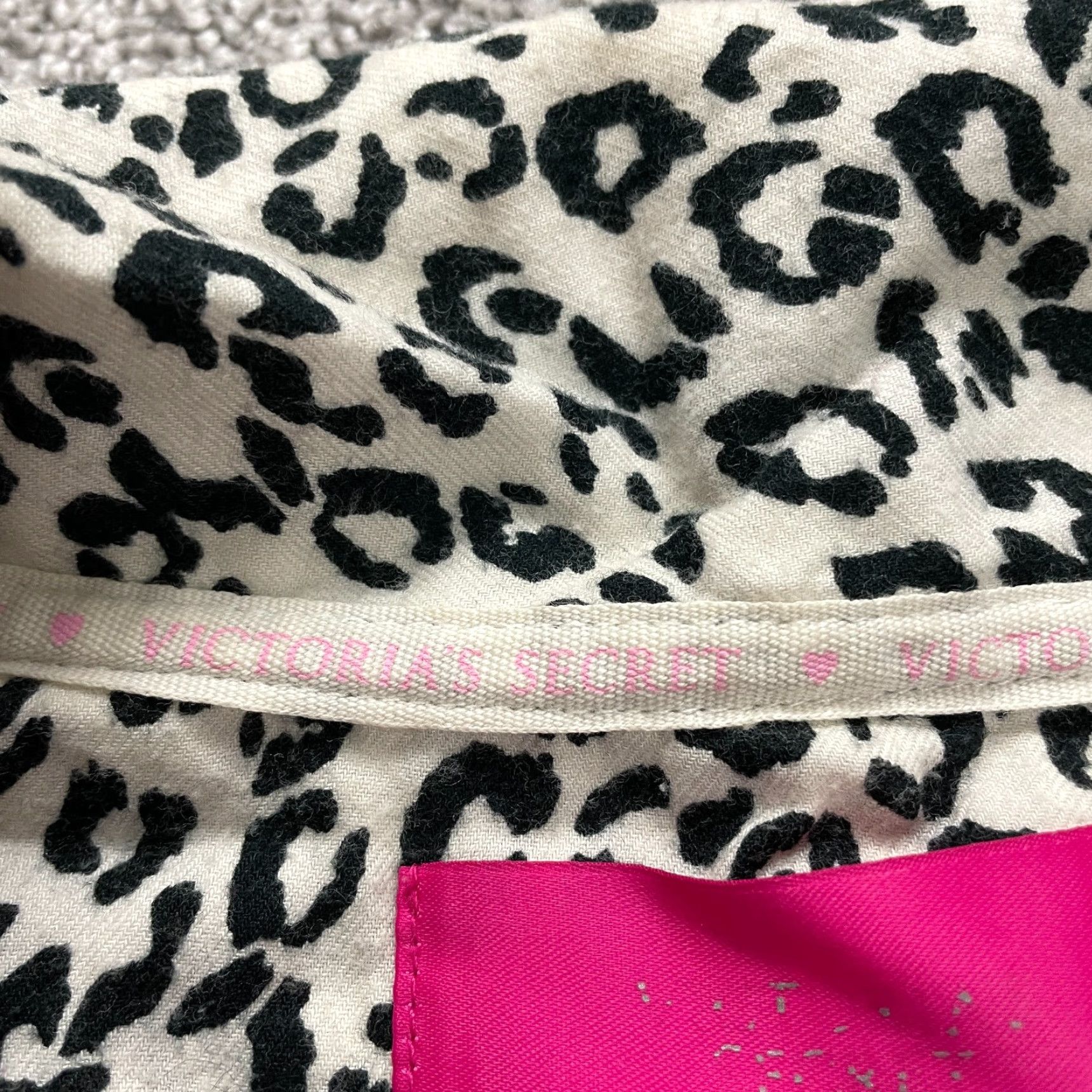 Victoria's Secret Victoria's Secret Women's Sleepwear Pajama Top Long Sleeve Leopard Animal Print Multicolor Small官 Size S / US 4 / IT 40 - 6 Thumbnail
