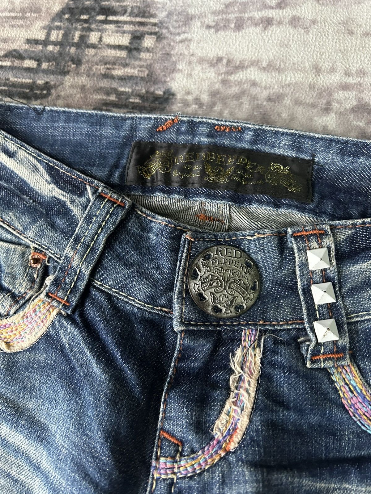 Ed Hardy Y2K Red Pepper Washed Flared Jeans Size 28" / US 6 / IT 42 - 13 Thumbnail