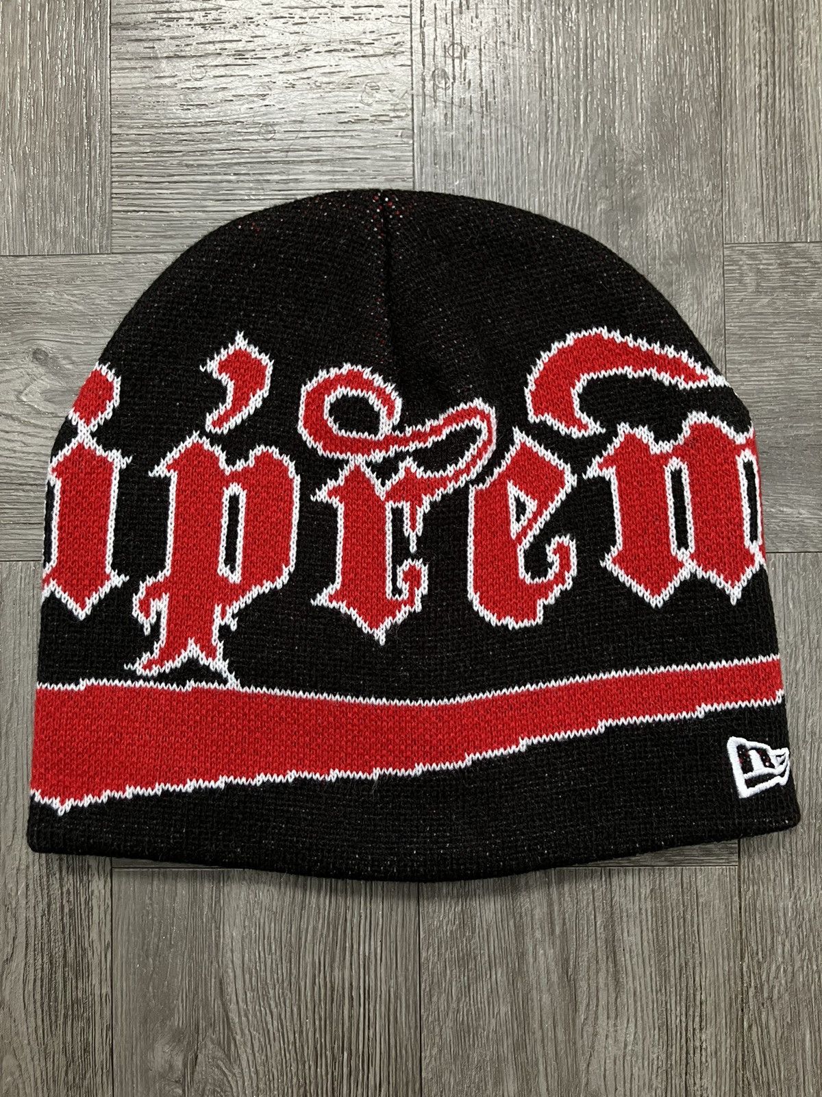 New Era × Supreme Supreme New Era Accent Beanie Black | Grailed