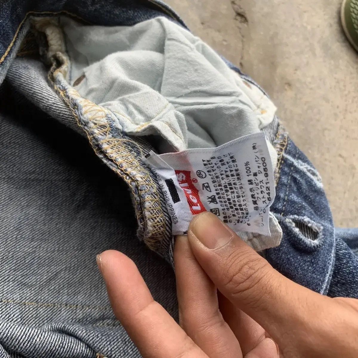 Levi's Vintage Clothing Levis 501 Blue Wash Levi’s Jeans Slim Fit Trousers Pants Size US 28 / EU 44 - 10 Thumbnail
