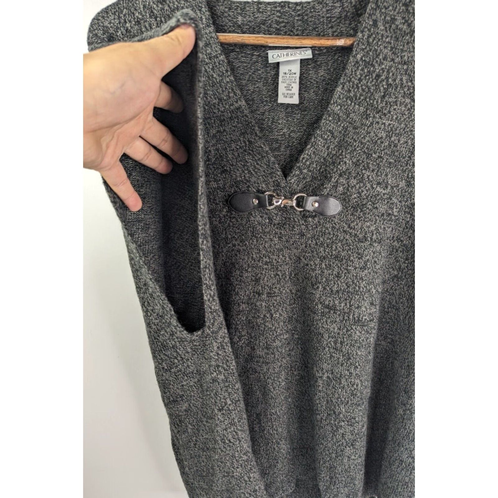 Vintage Catherines Sweater Top 1X Plus Gray Sleeveless Pullover V-Neck Shirt Women Modern Knit Pullover Casual Regular 18/20W Size XL / US 12-14 / IT 48-50 - 2 Thumbnail